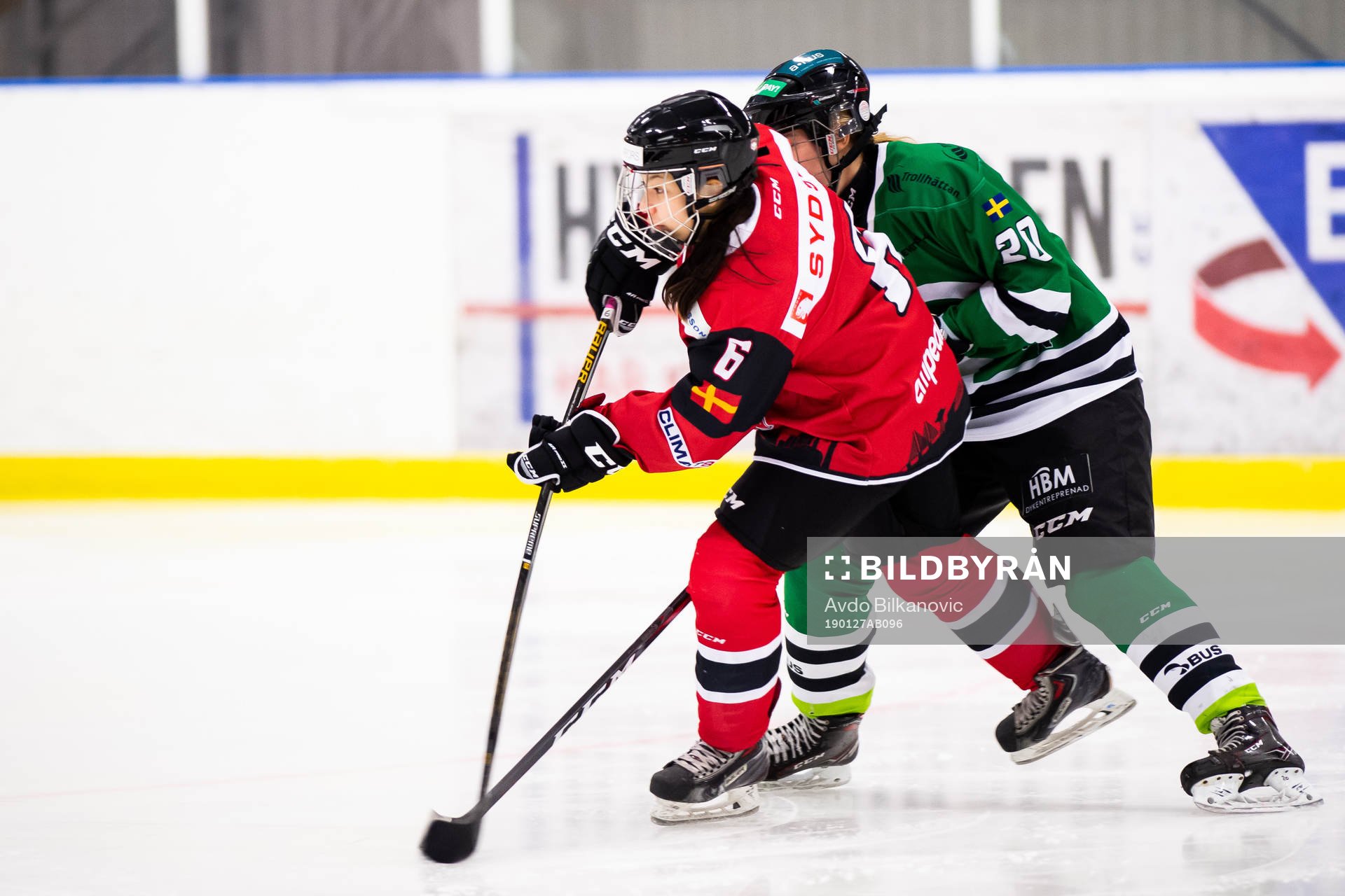 Redhawks Linn Lindblom skjuter
