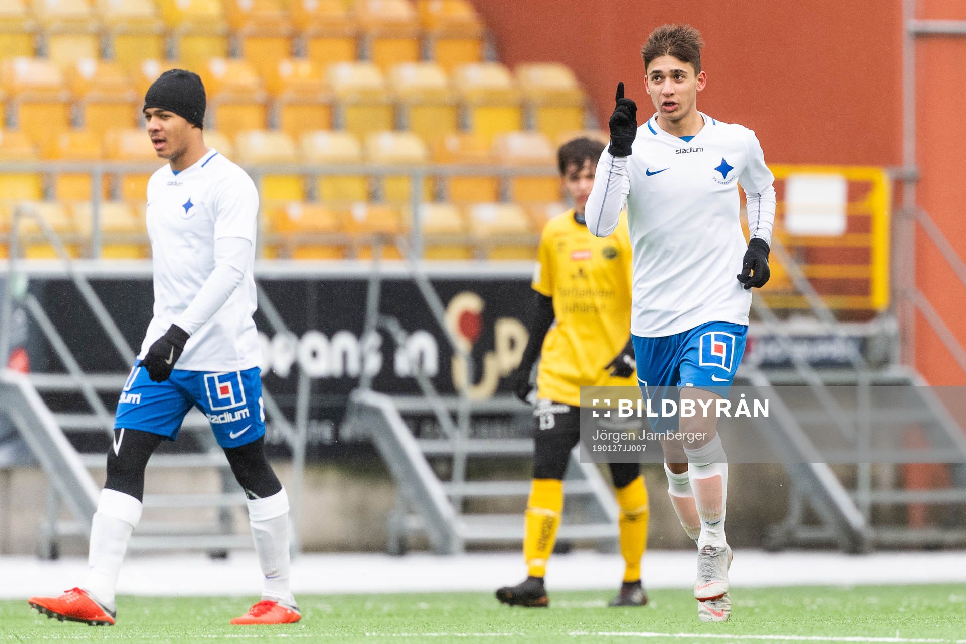 IFK Norrköpings Hussin Al-Thalimi jublar