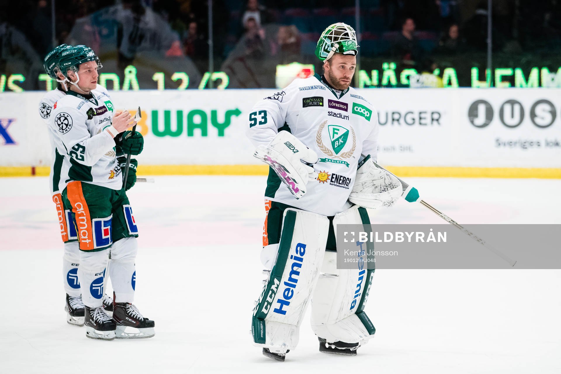 Färjestads målvakt Markus Svensson deppar