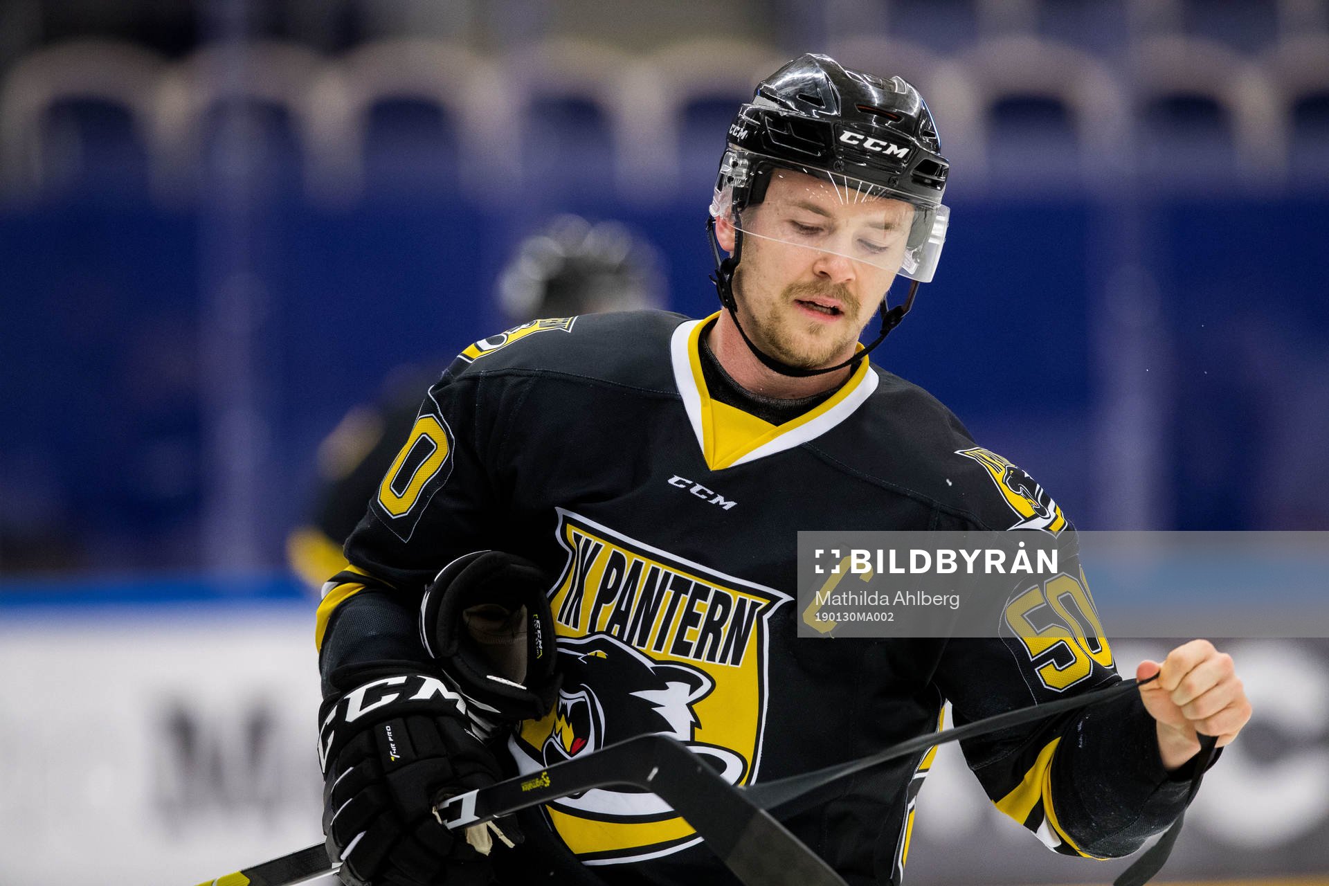 Panterns Nicklas Jadeland med specialtröja med numret 500