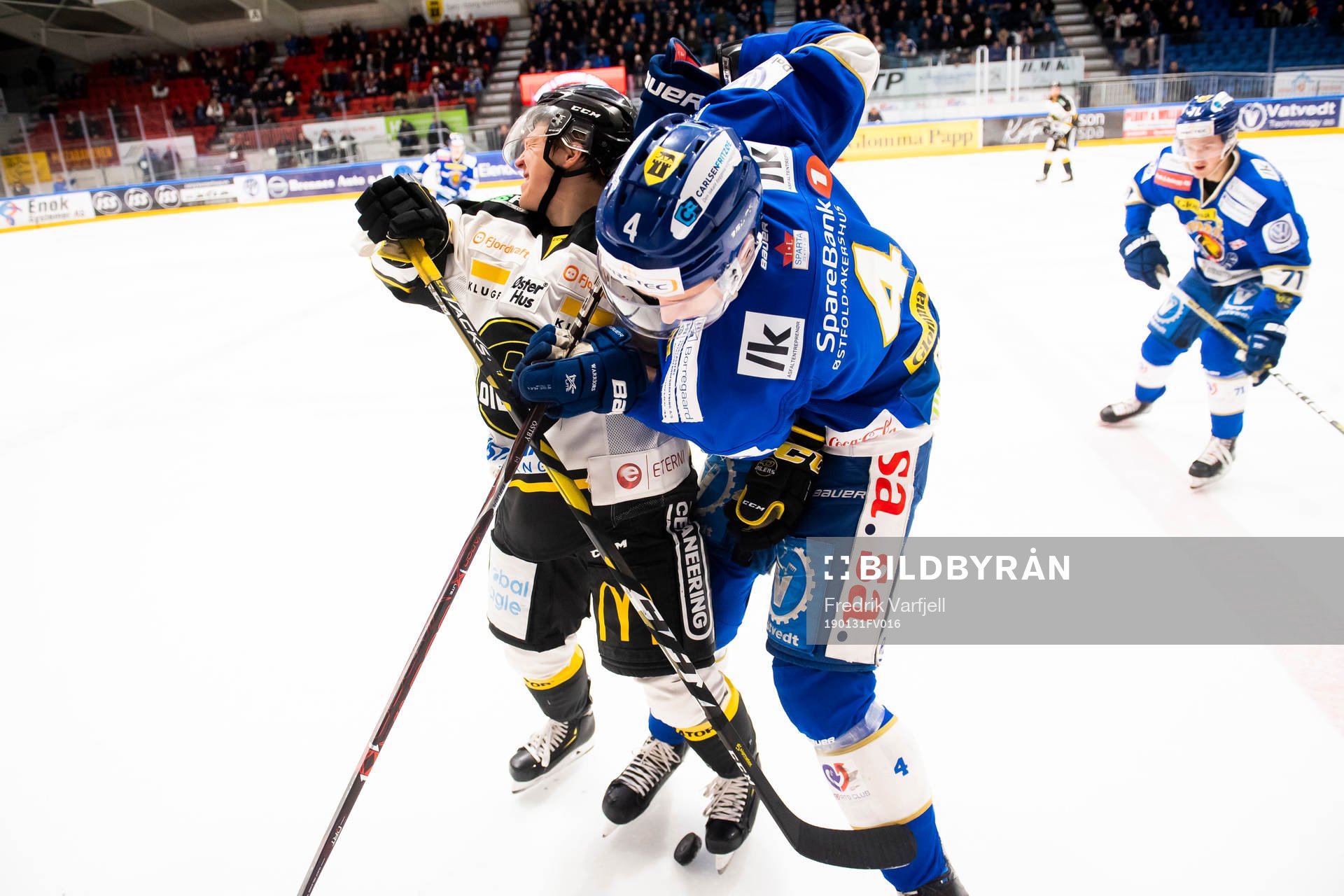 Magnus Hoff of Stavanger Oilers and Kristian Sødahl Østby