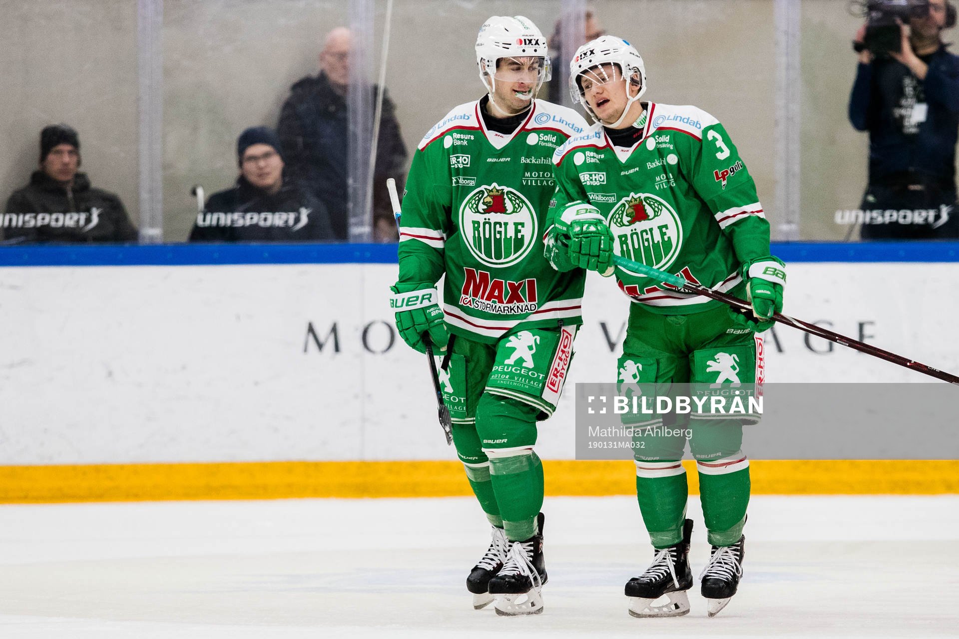 Rögles Kodie Curran och Daniel Bertov grimaserar