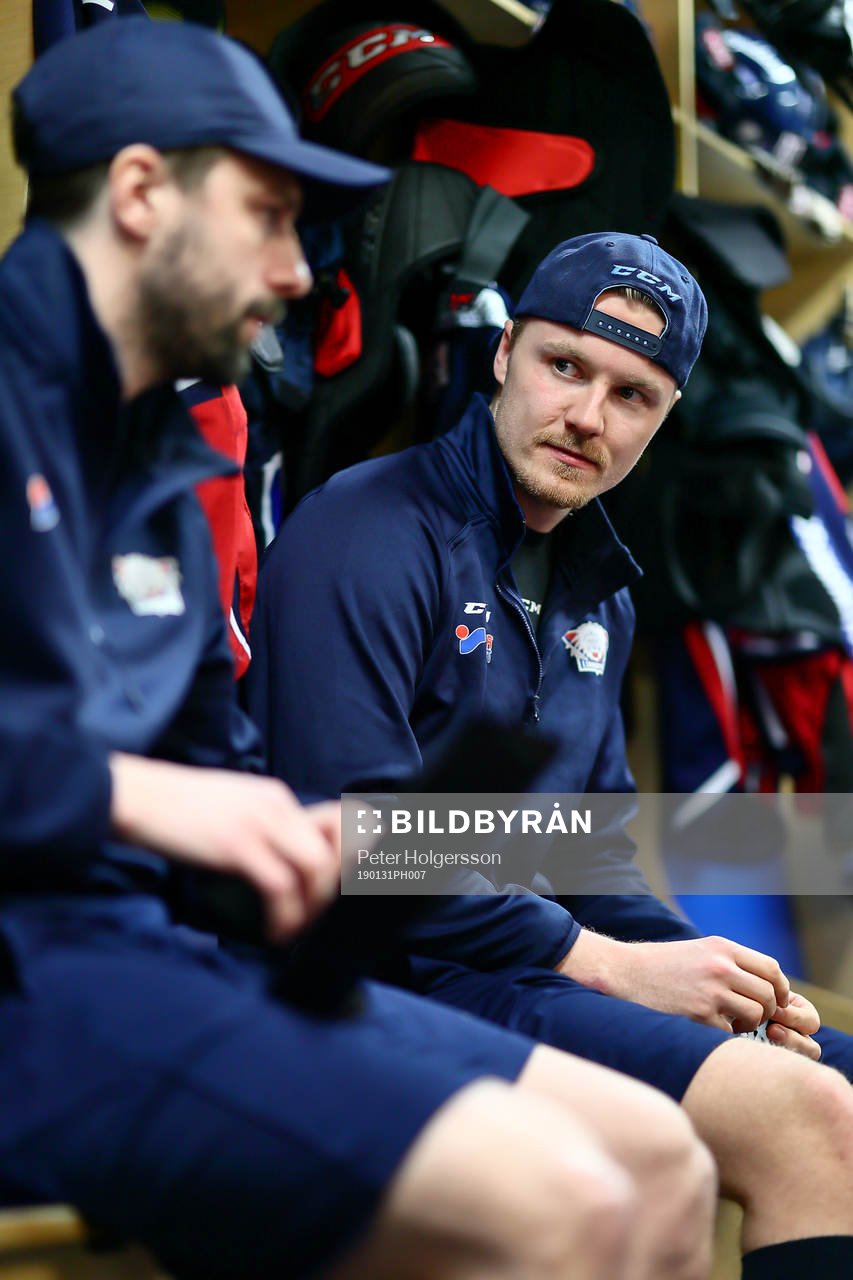 Linköpings Daniel Olsson-Trkulja (oskarp) och Nick