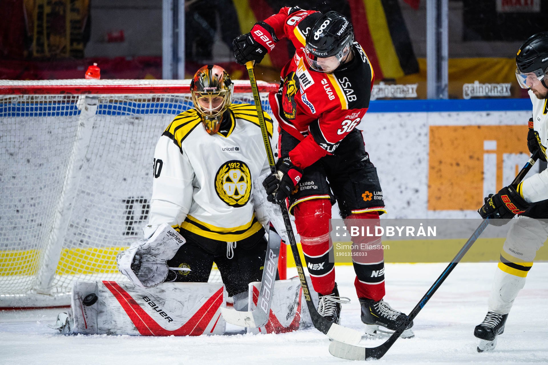Brynäs målvakt Joacim Eriksson och Luleås Emil Larsson