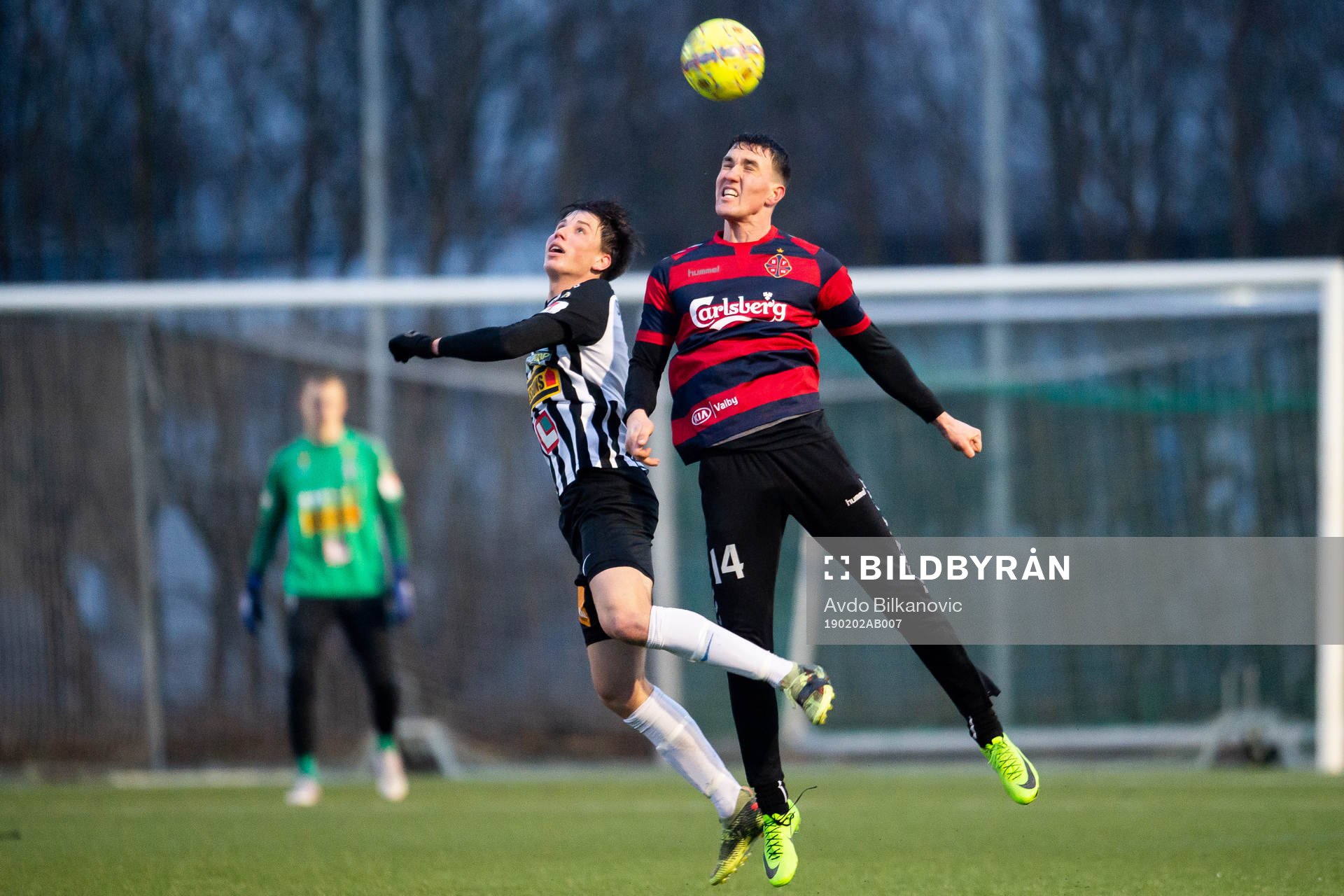 Landskronas Filip Olsson och Frem Benjamin Warlo under en träningsmatch i fotboll mellan Landskrona och Frem den 2 februari 2019 i Landskrona. 