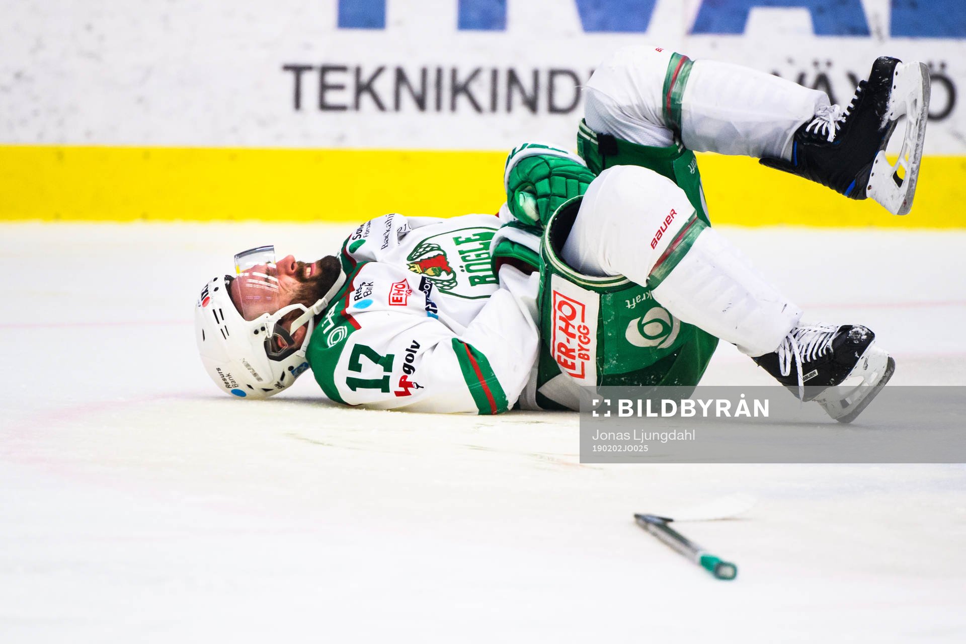 Rögles Taylor Matson har ont