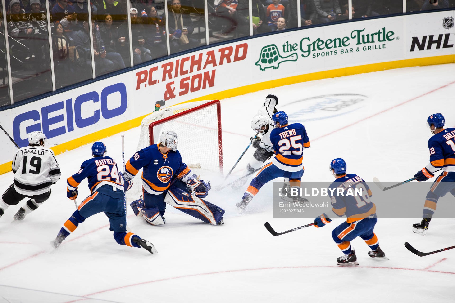 Goalkeeper Robin Lehner of New York Islanders uring a