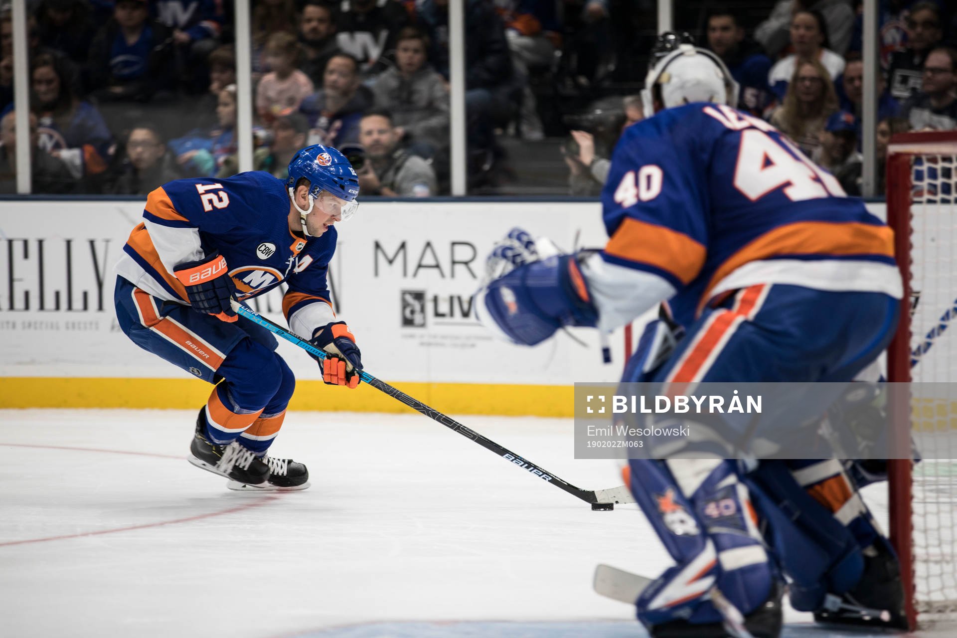 Josh bailey and goalkeeper Robin Lehner of New York