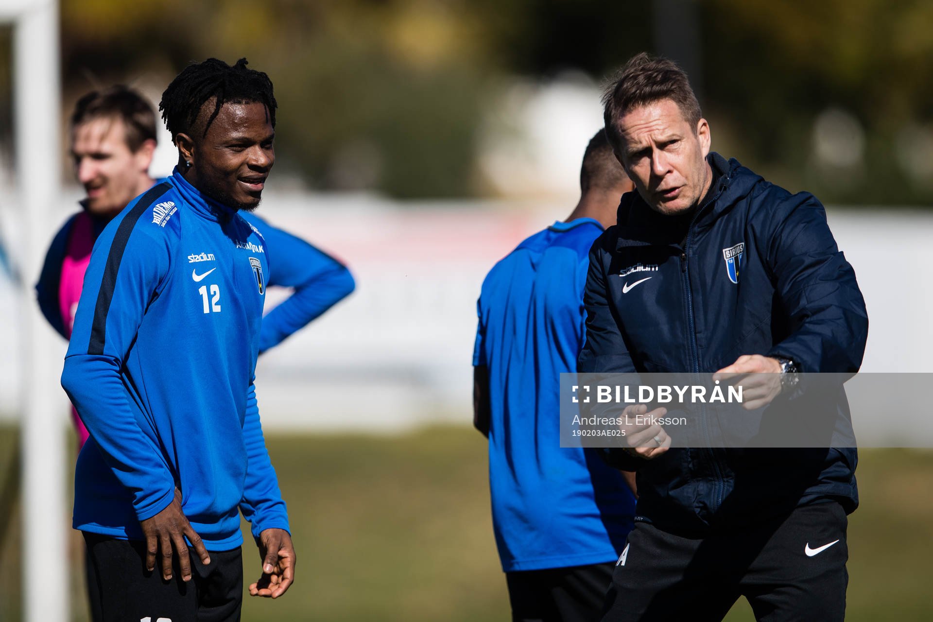 Henry Offia och sportchef Ola Andersson
