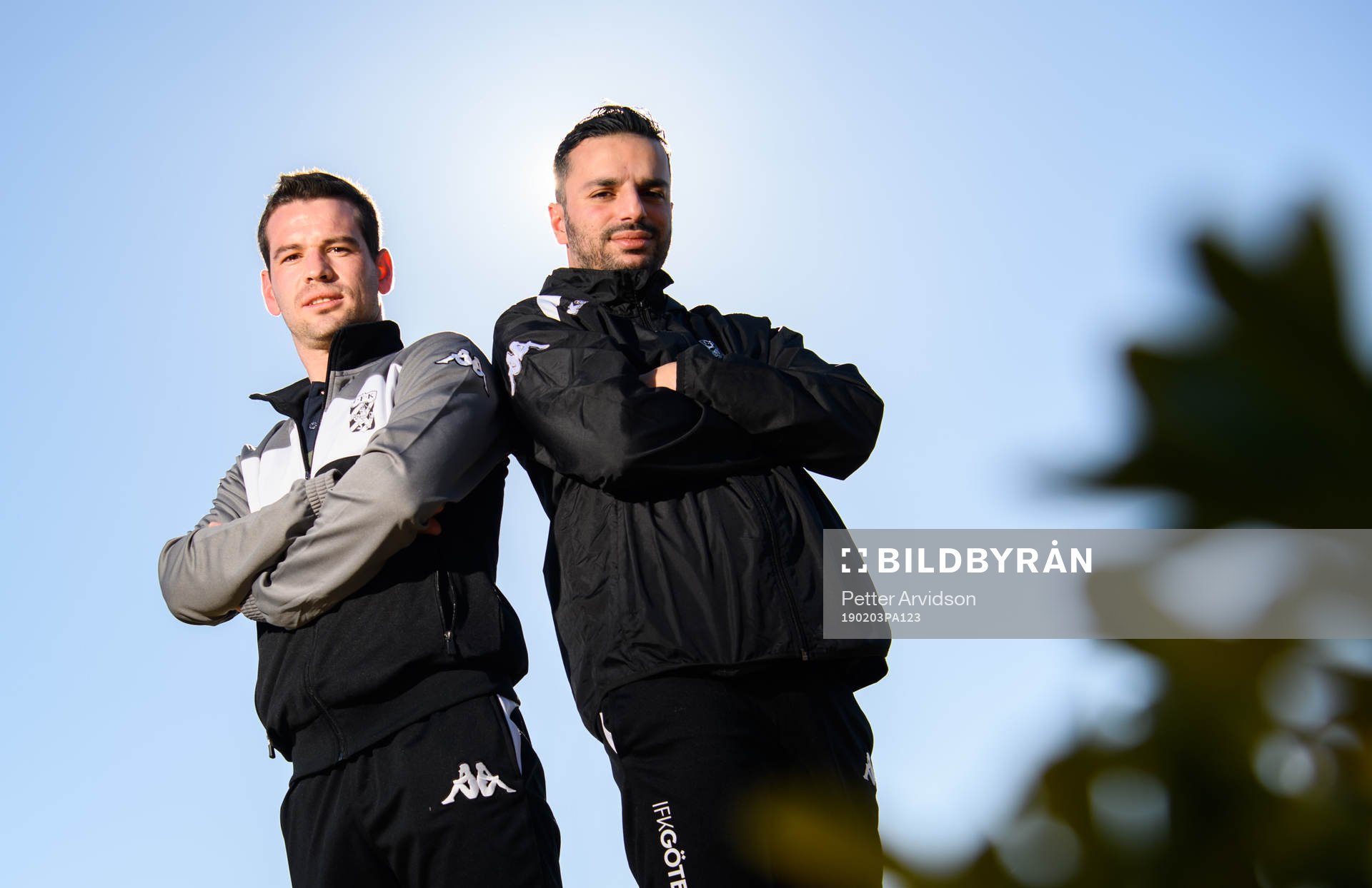 Assisterande tränare Ferran Sibila och tränare Poya Asbaghi poserar för ett porträtt under IFK Göteborgs träningsläger den 3 februari 2019 i Lagos.