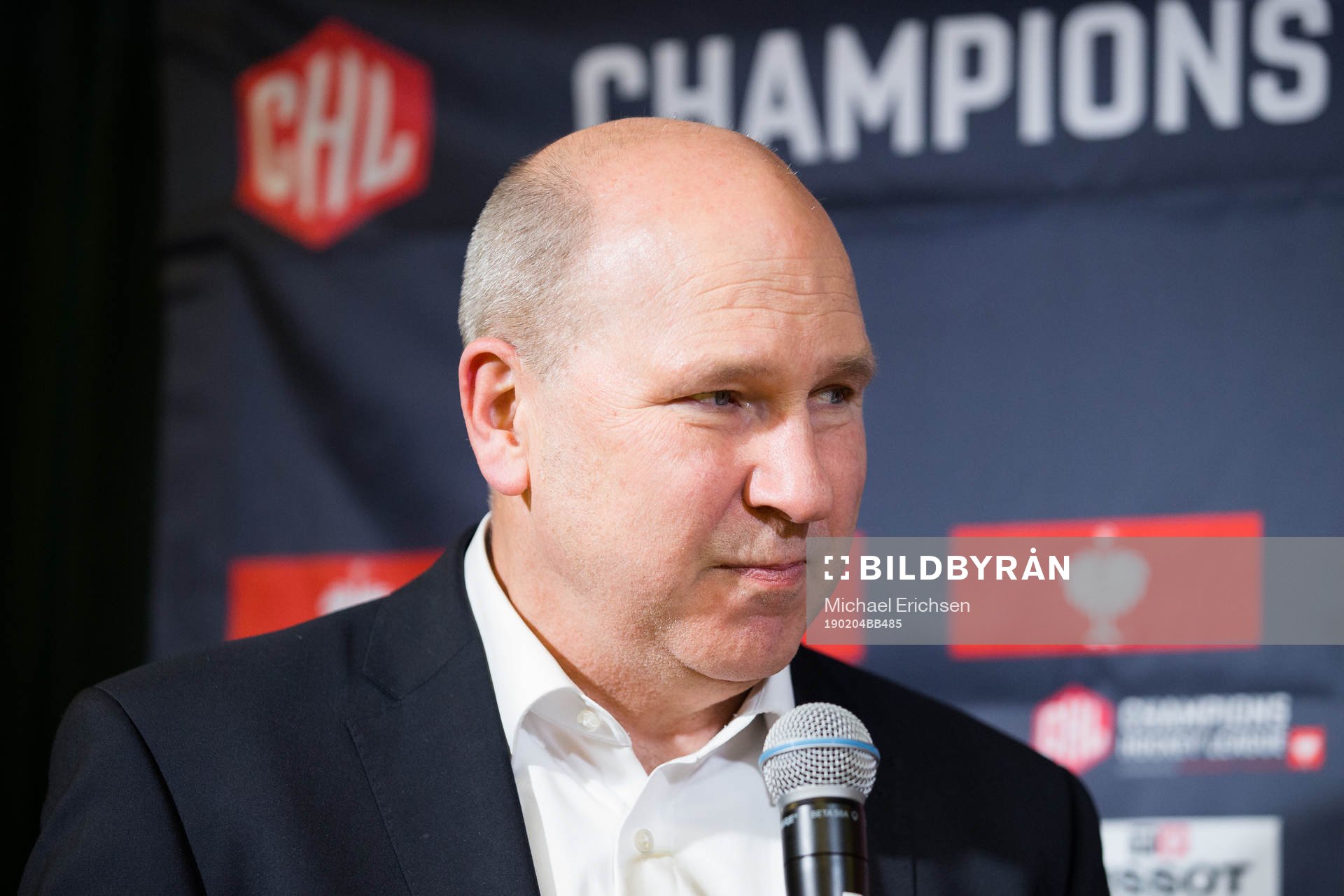 Red Bull Munichs head coach Don Jackson