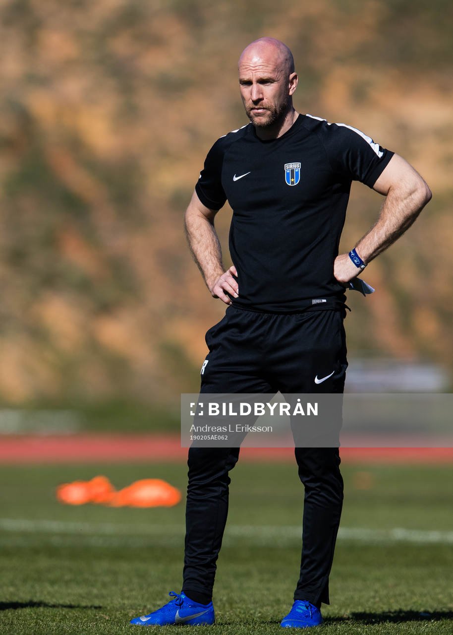 Tränare Henrik Rydström under en fotbollsträning med Sirius den 5 februari 2019 i Albufeira. 