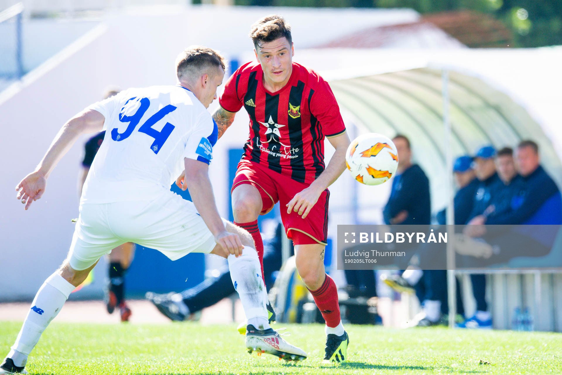 Jamie Hopcutt of Östersund and Tomasz Kedziora of Dinamo