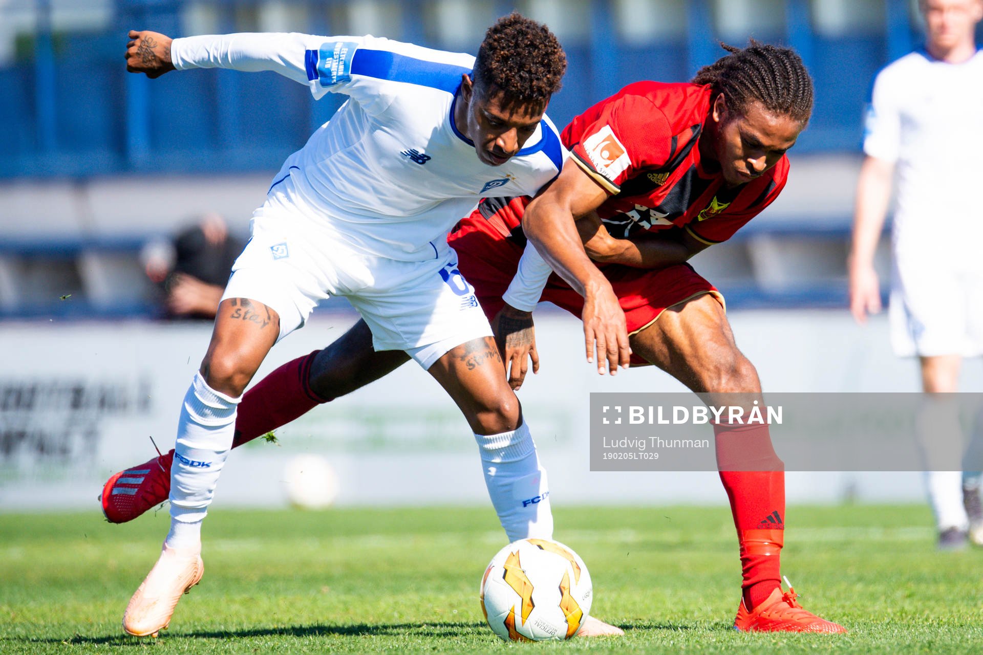 Tche Tche of Dinamo Kiev and Francis Jno-Baptiste of