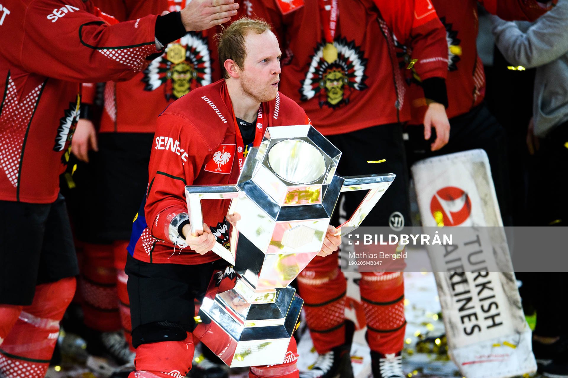 Ryan Lasch of Frölunda celebrates with team mates