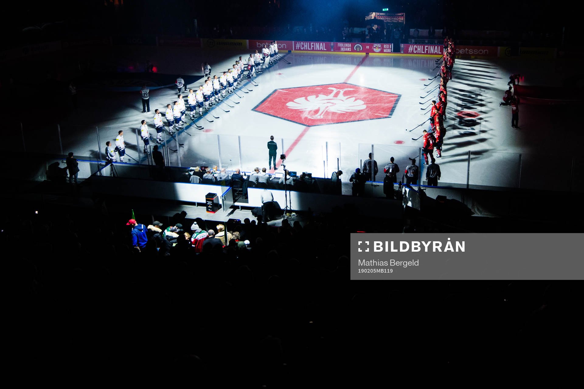 Players of Red Bull Munich and of Frölunda