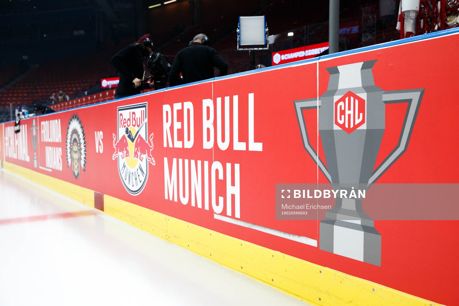 General view inside the arena ahead the CHL final between