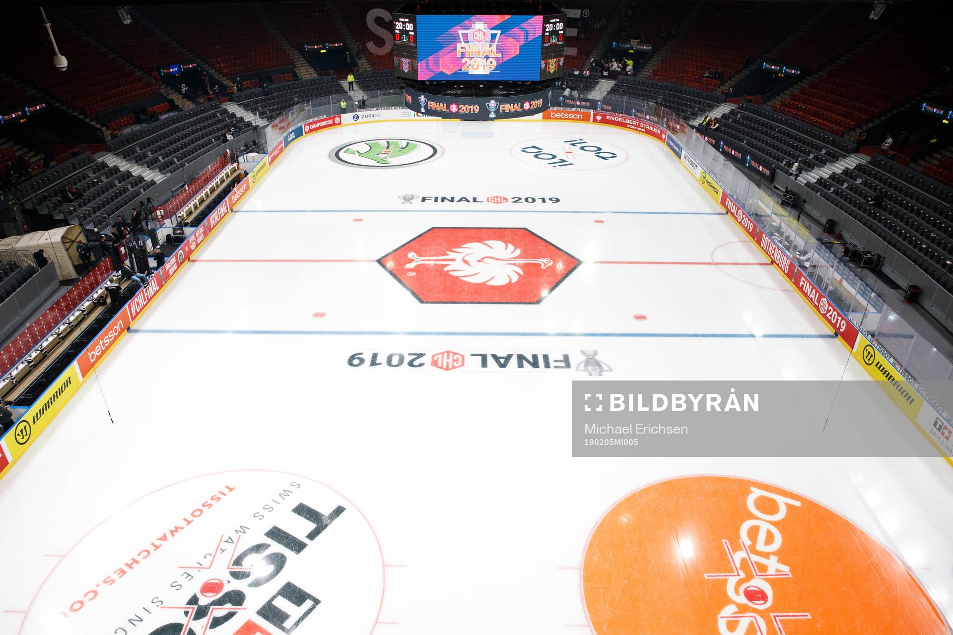 General view inside the arena ahead the CHL final between