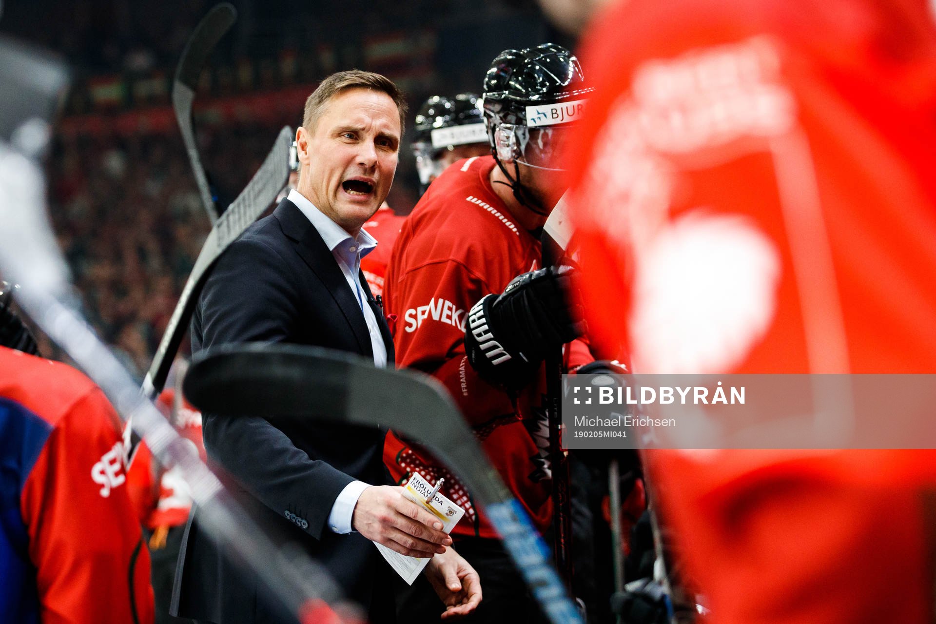 head coach Roger Rönnberg of Frölunda