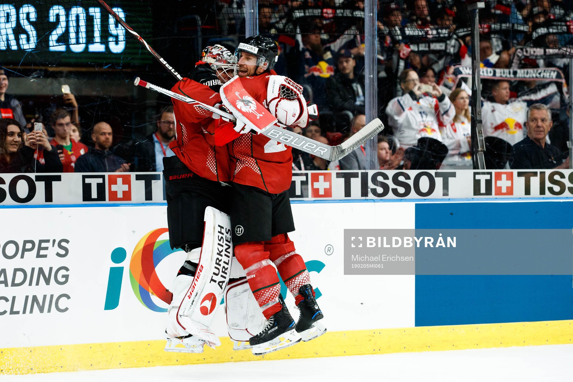 goalkeeper Johan Gustafsson and Joel Lundqvist of Frölunda