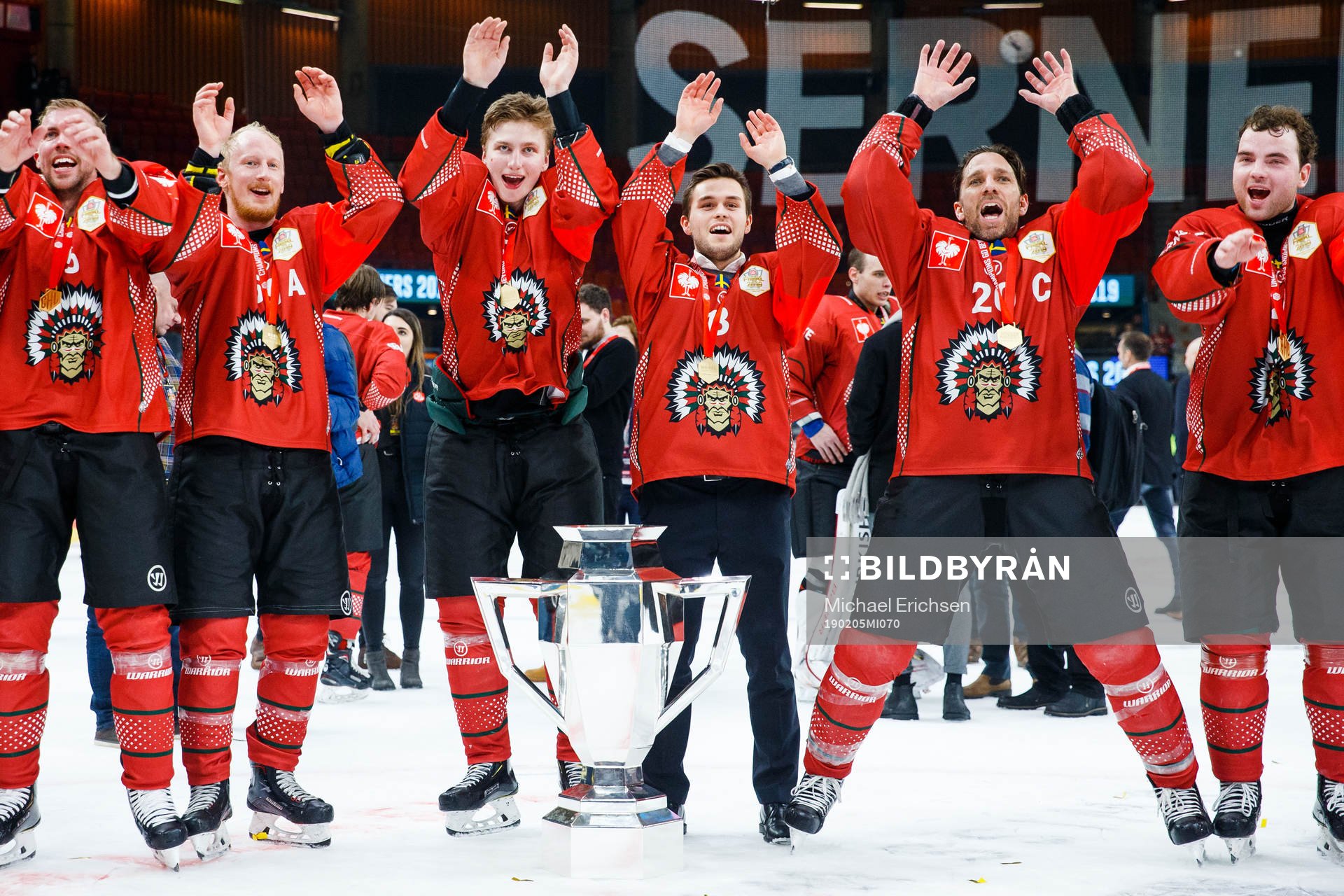 Players of Frölunda celebrates with the trophy