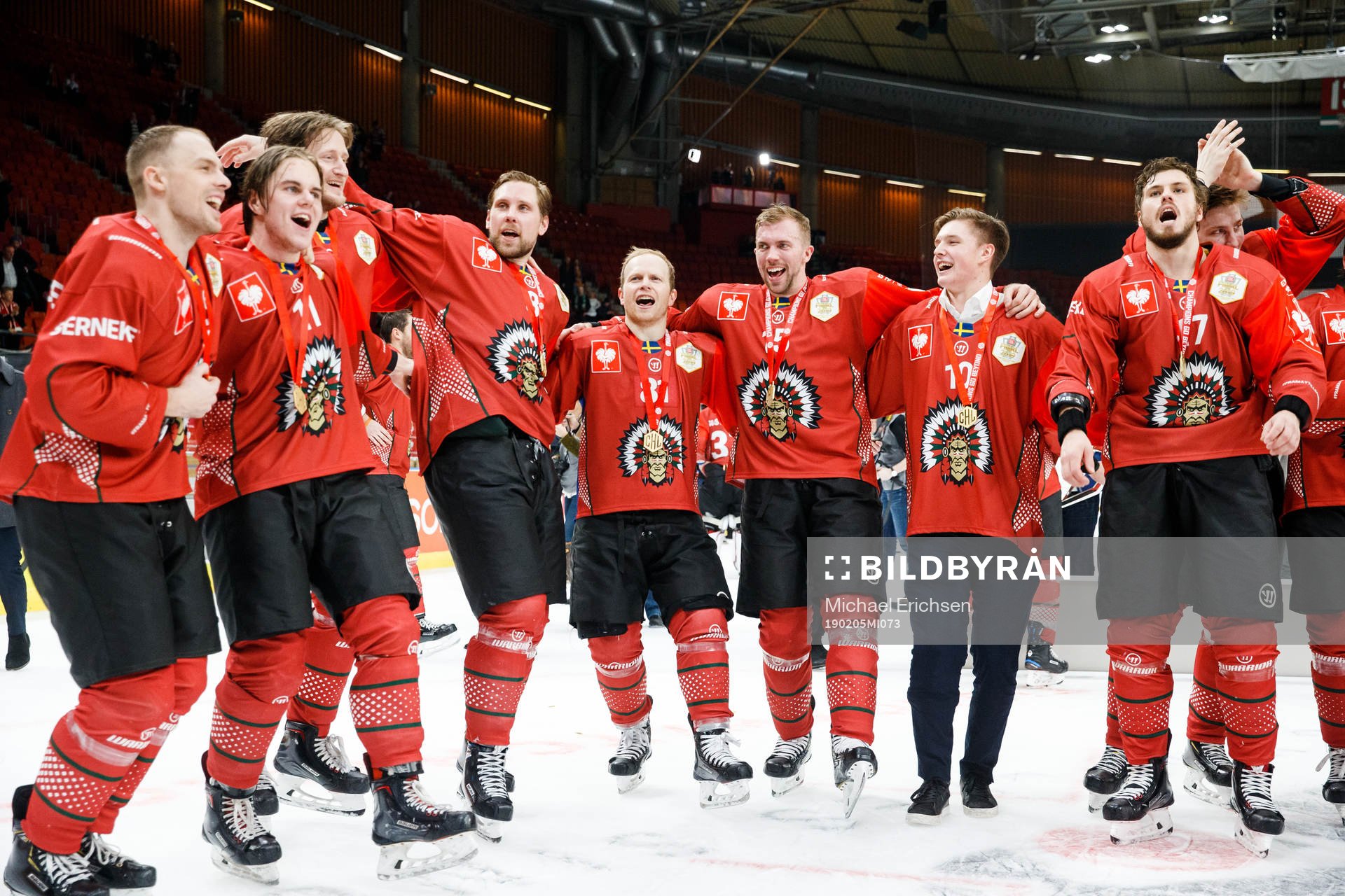 Players of Frölunda celebrates with the trophy