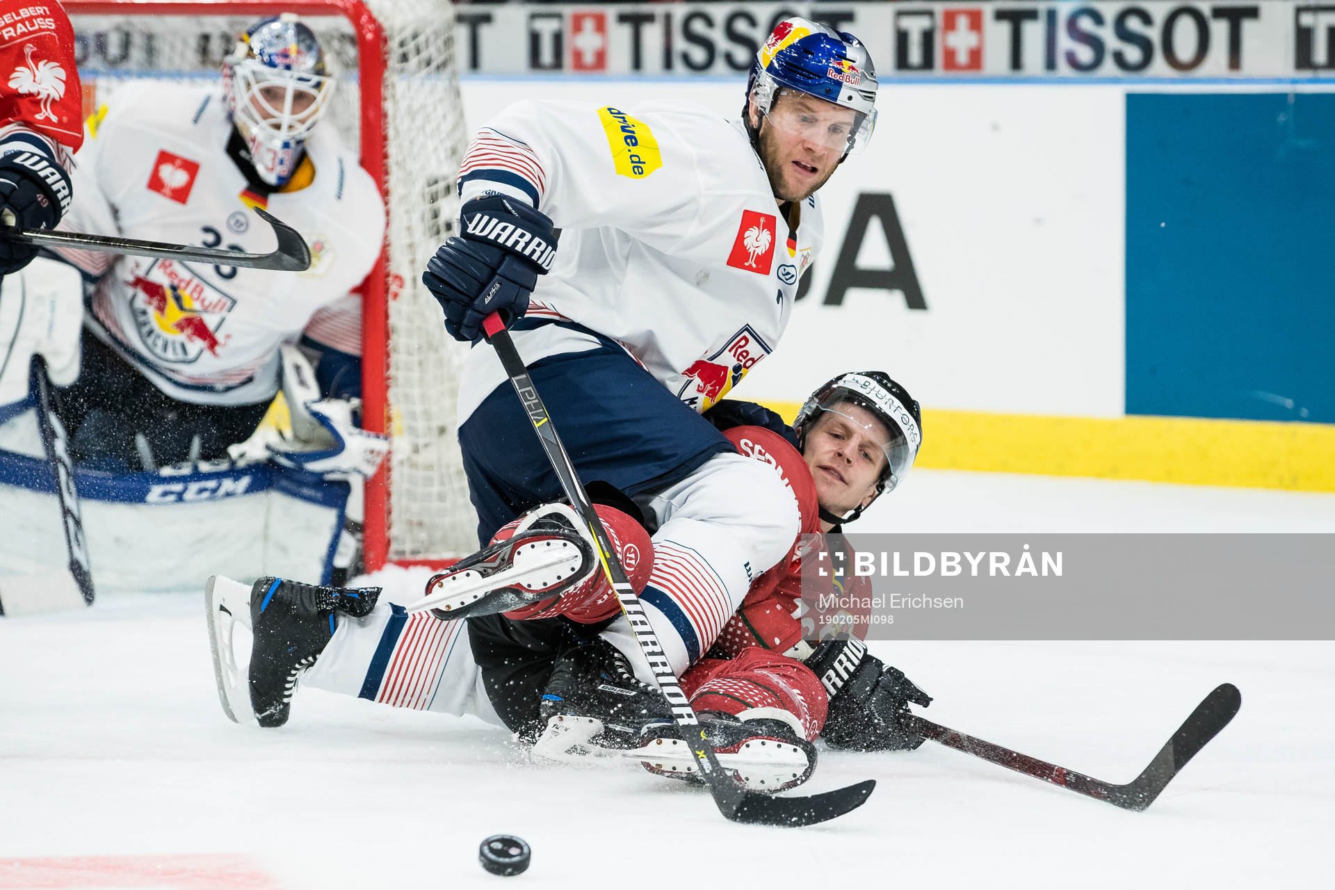 Andrew Bodnarchuk  of Red Bull Munich and Max Friberg of