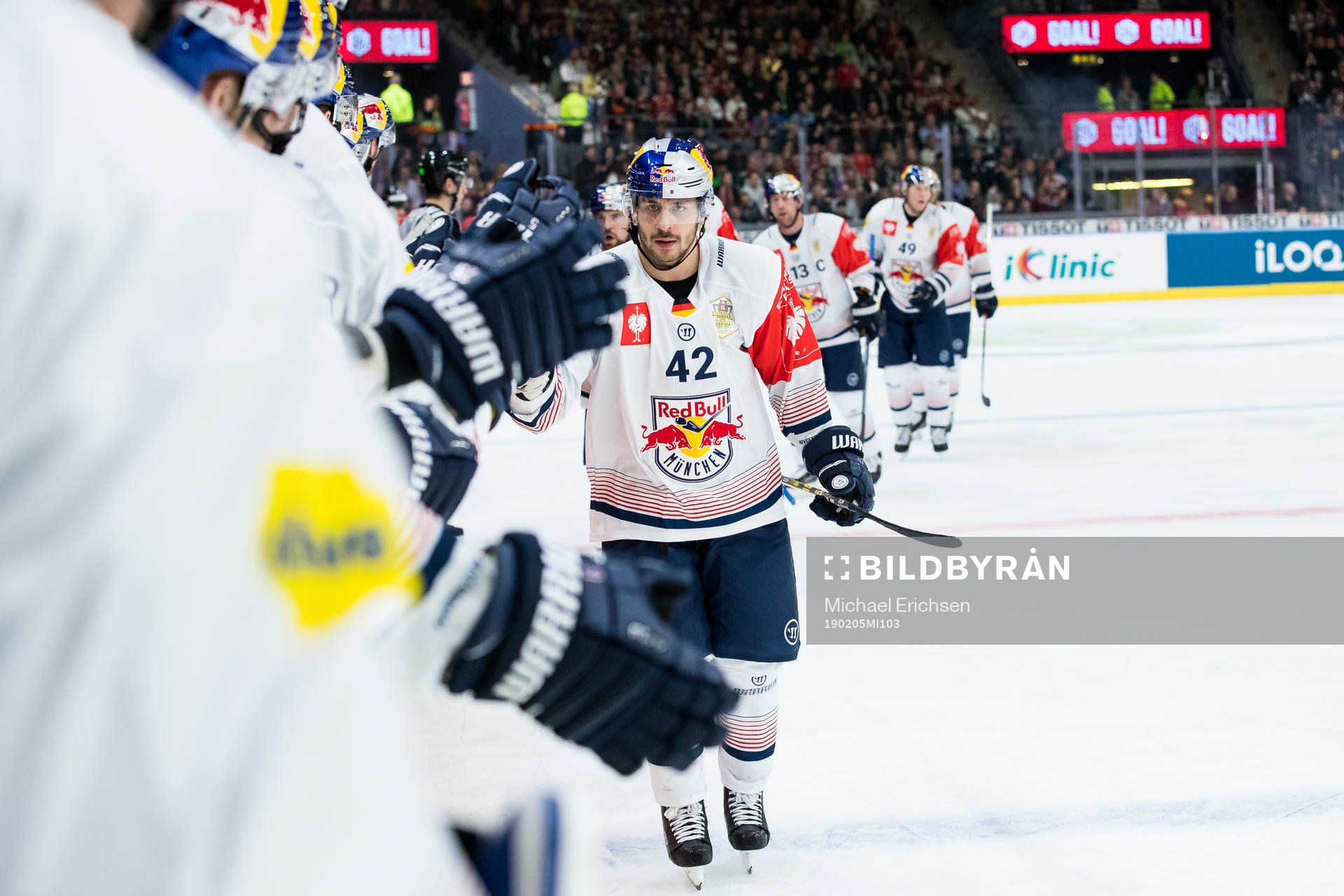 Yasin Ehliz of Red Bull Munich celebrates