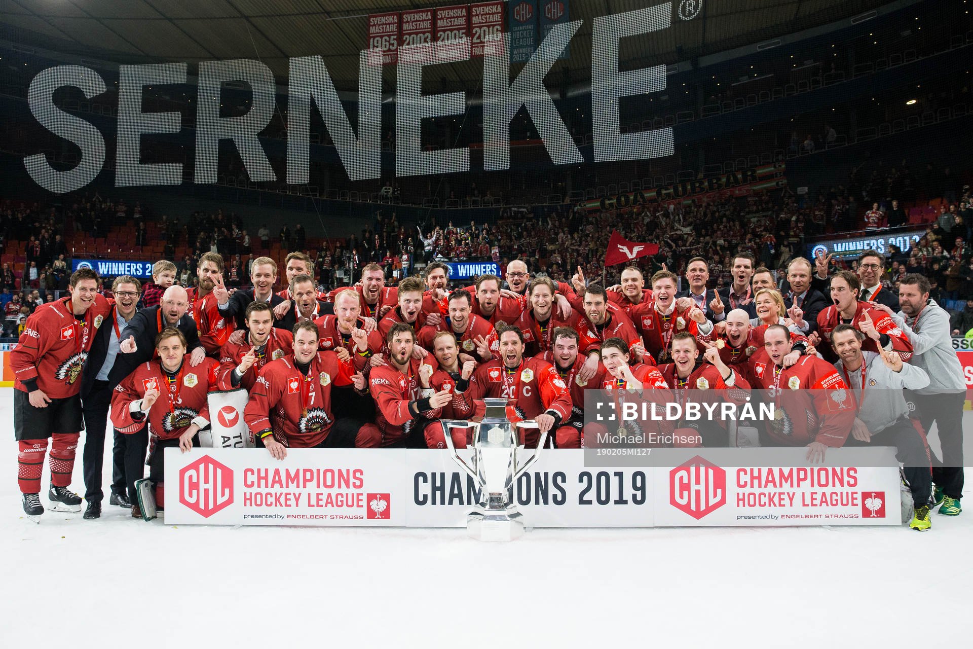 Players of Frölunda celebrates with the trophy