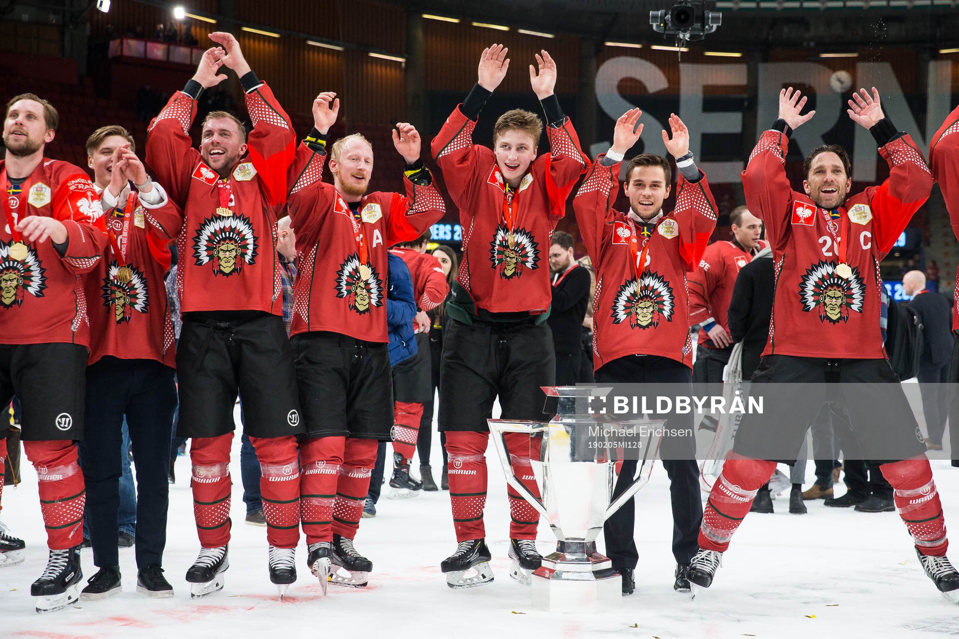 Players of Frölunda celebrates