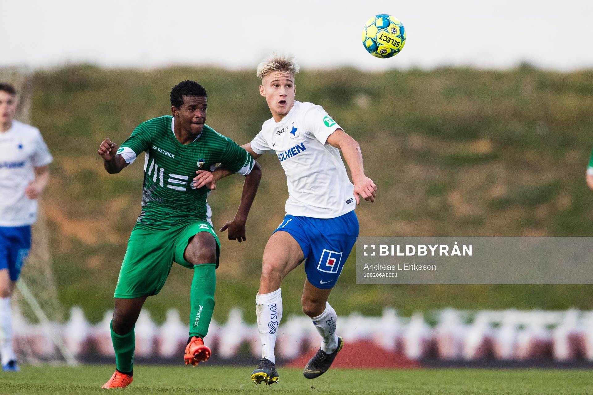 Farenses David Moura i kamp om bollen med Norrköpings