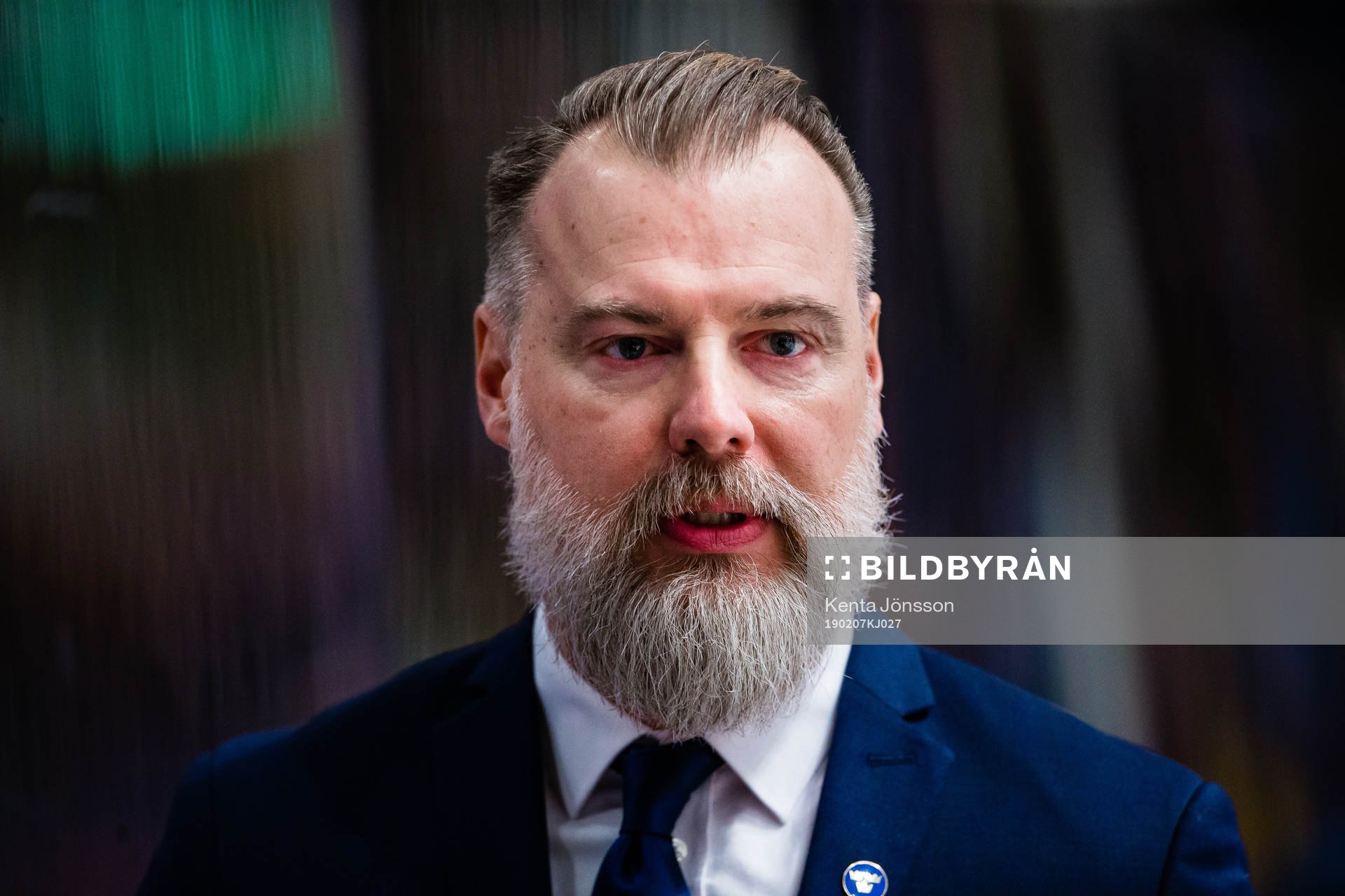 head coach Rikard Grönborg of Sweden