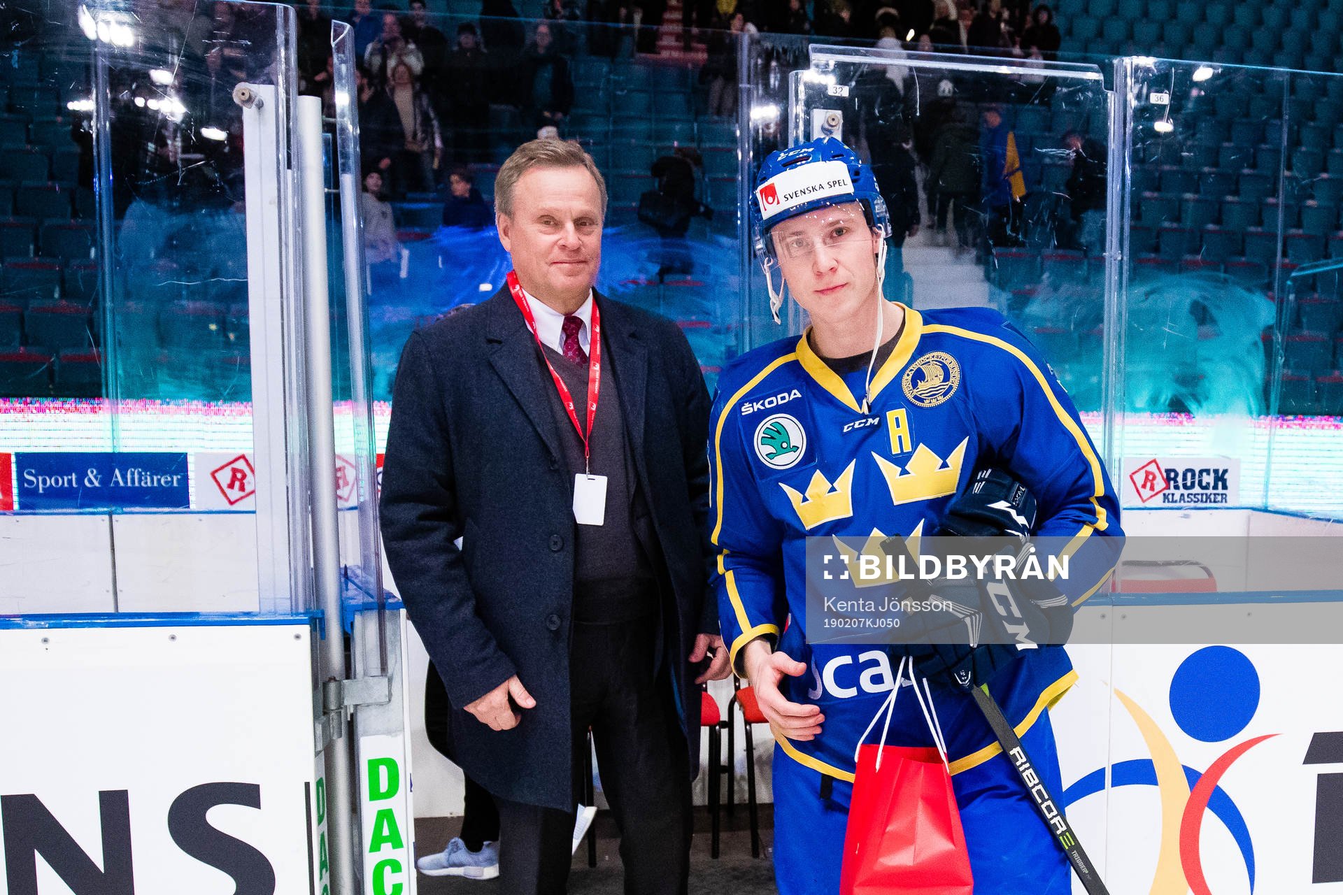 Dennis Rasmussen of Sweden gets a prize for best player of
