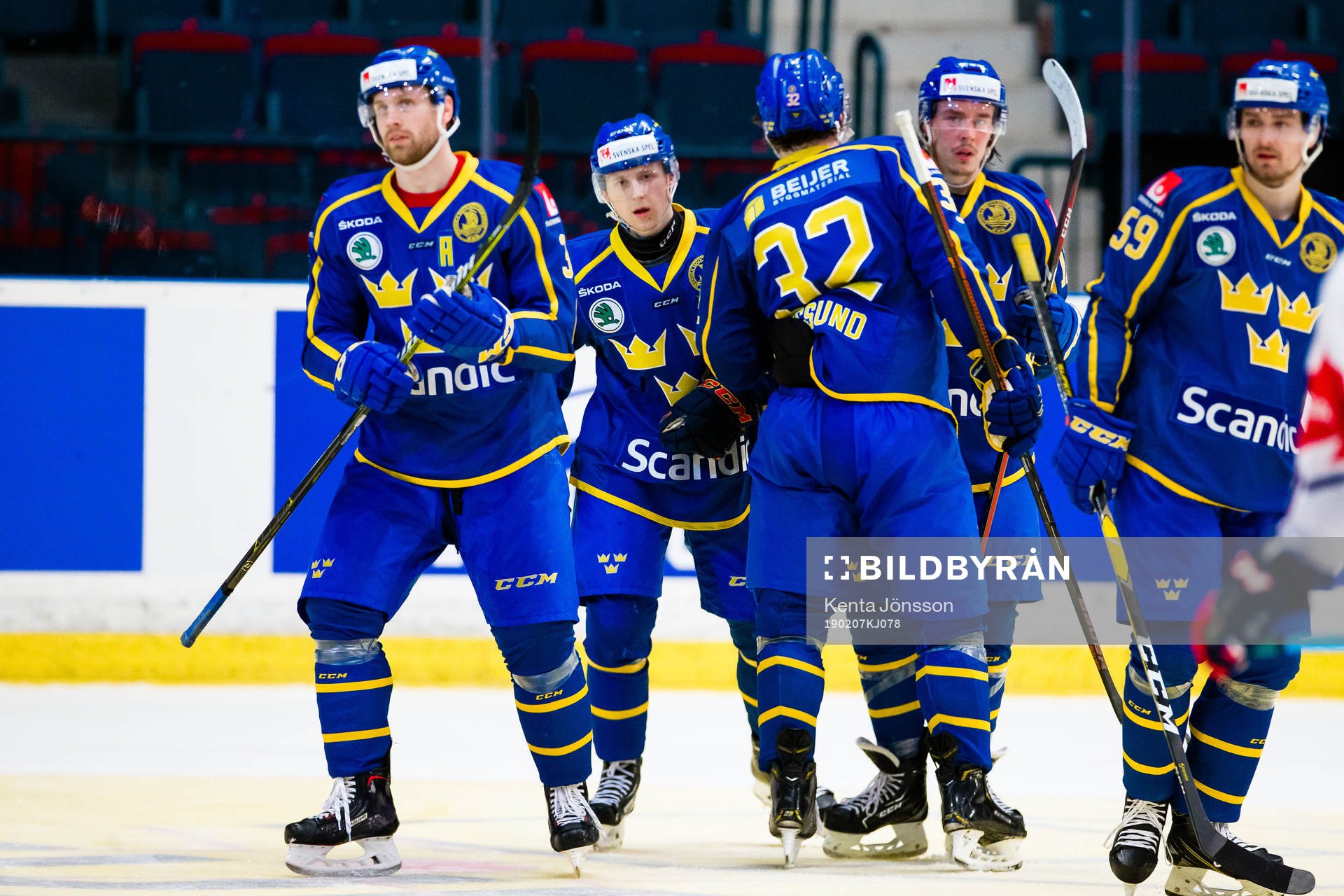 Jonathan Davidsson of Sweden celebrates 5-2 with teammates