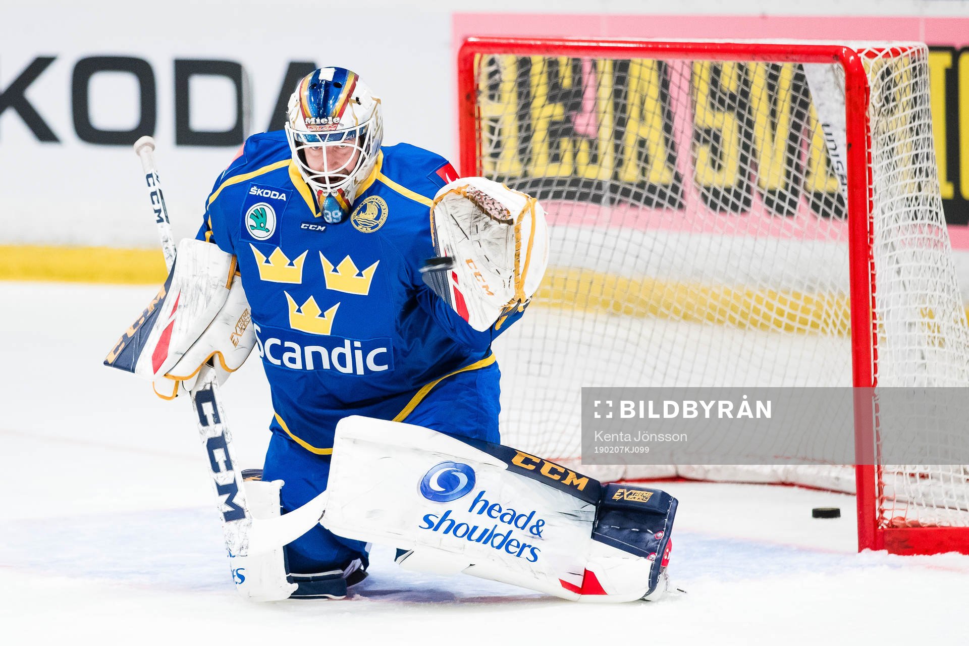 Goaltender Adam Reideborn a head of the Beijer Hockey Games