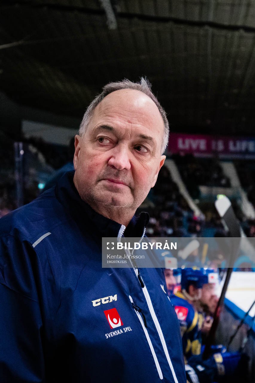 Equipment manager Anders Weiderstål of Sweden