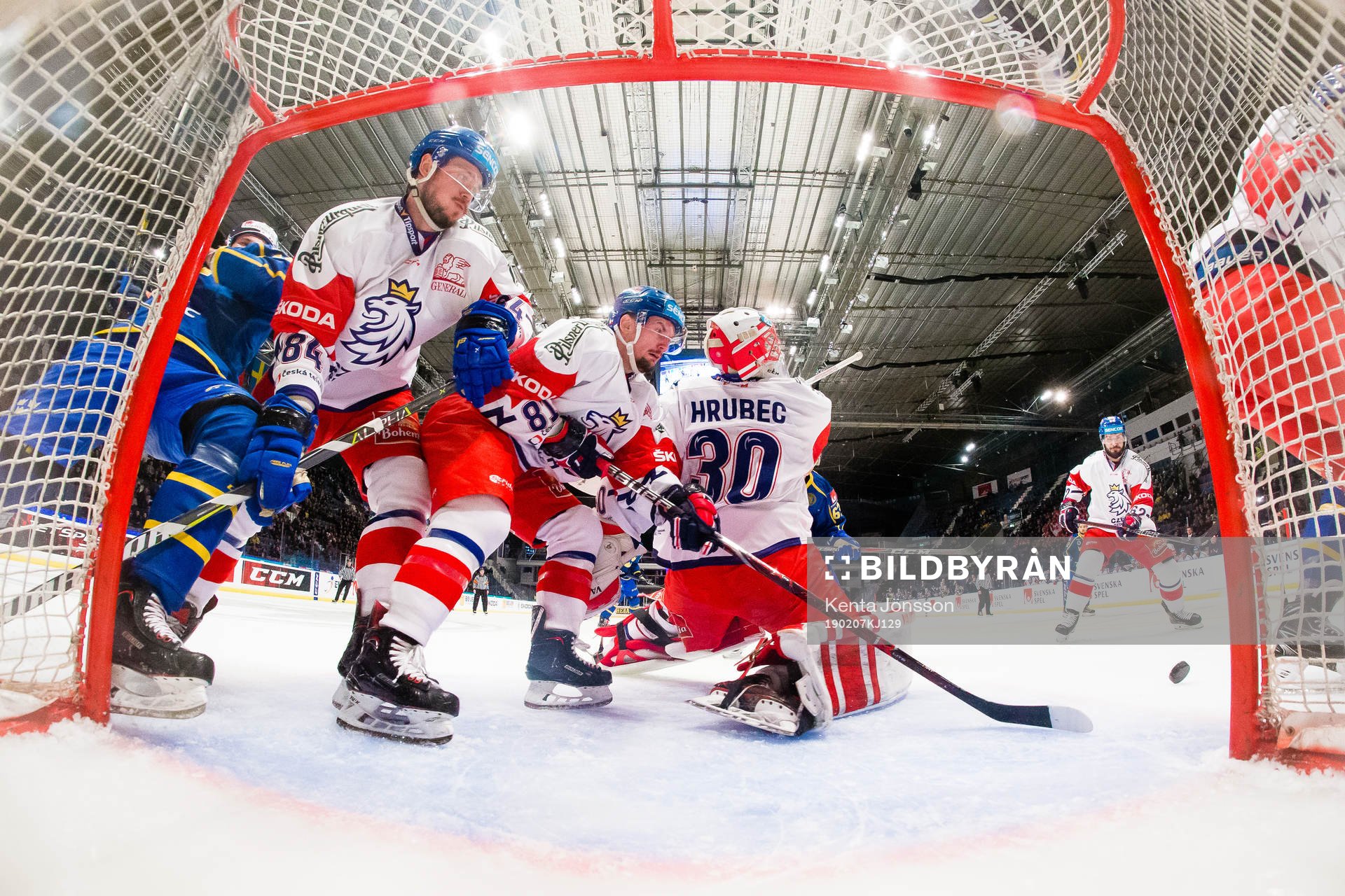 Joakim Nygård and Jakob Lilja of Sweden with a chance to