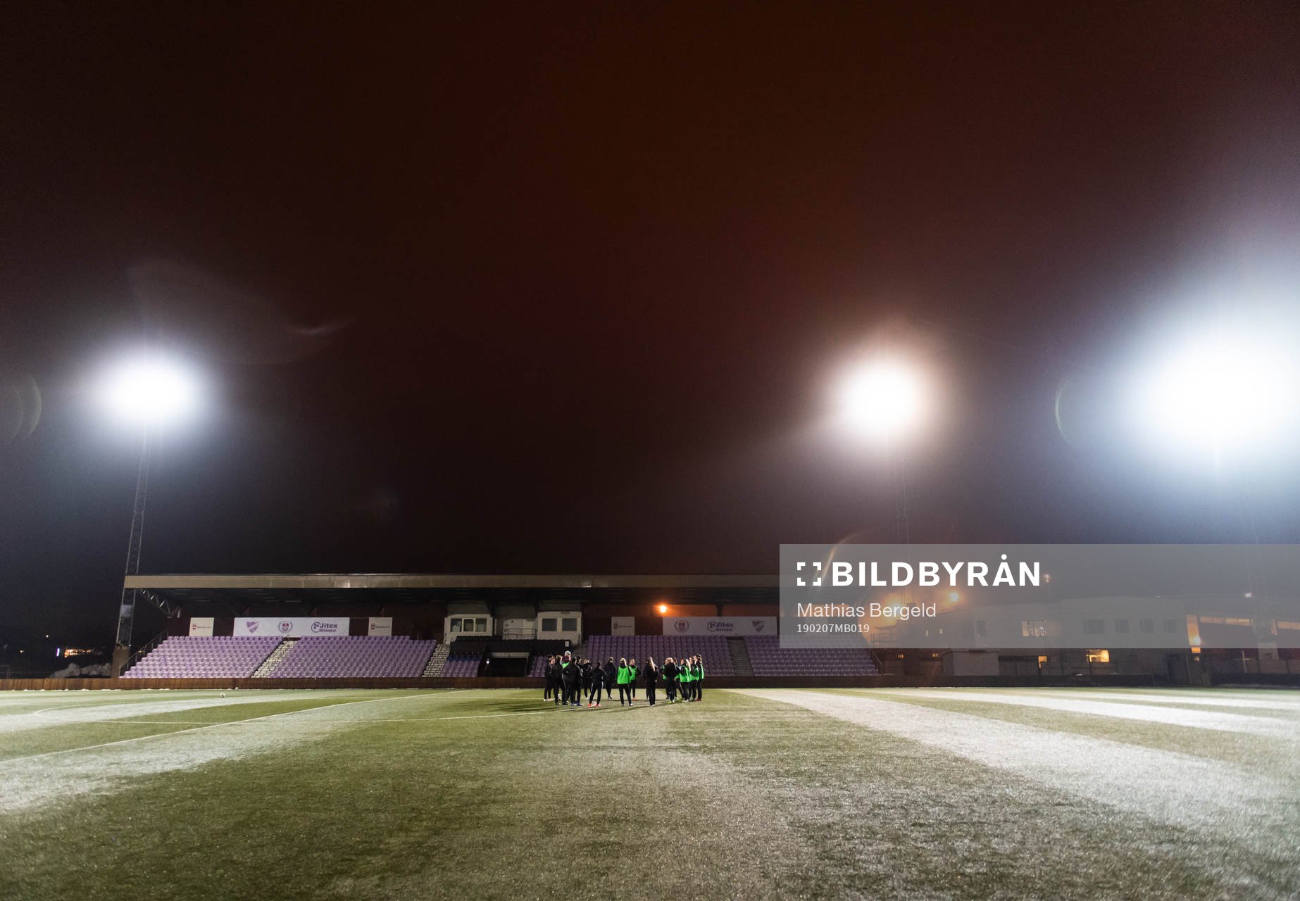 Generell vy över Åbyvallen med pelare samlade under en träning med fotbollslaget i division ett Jitex den 7 februari 2019 i Göteborg.