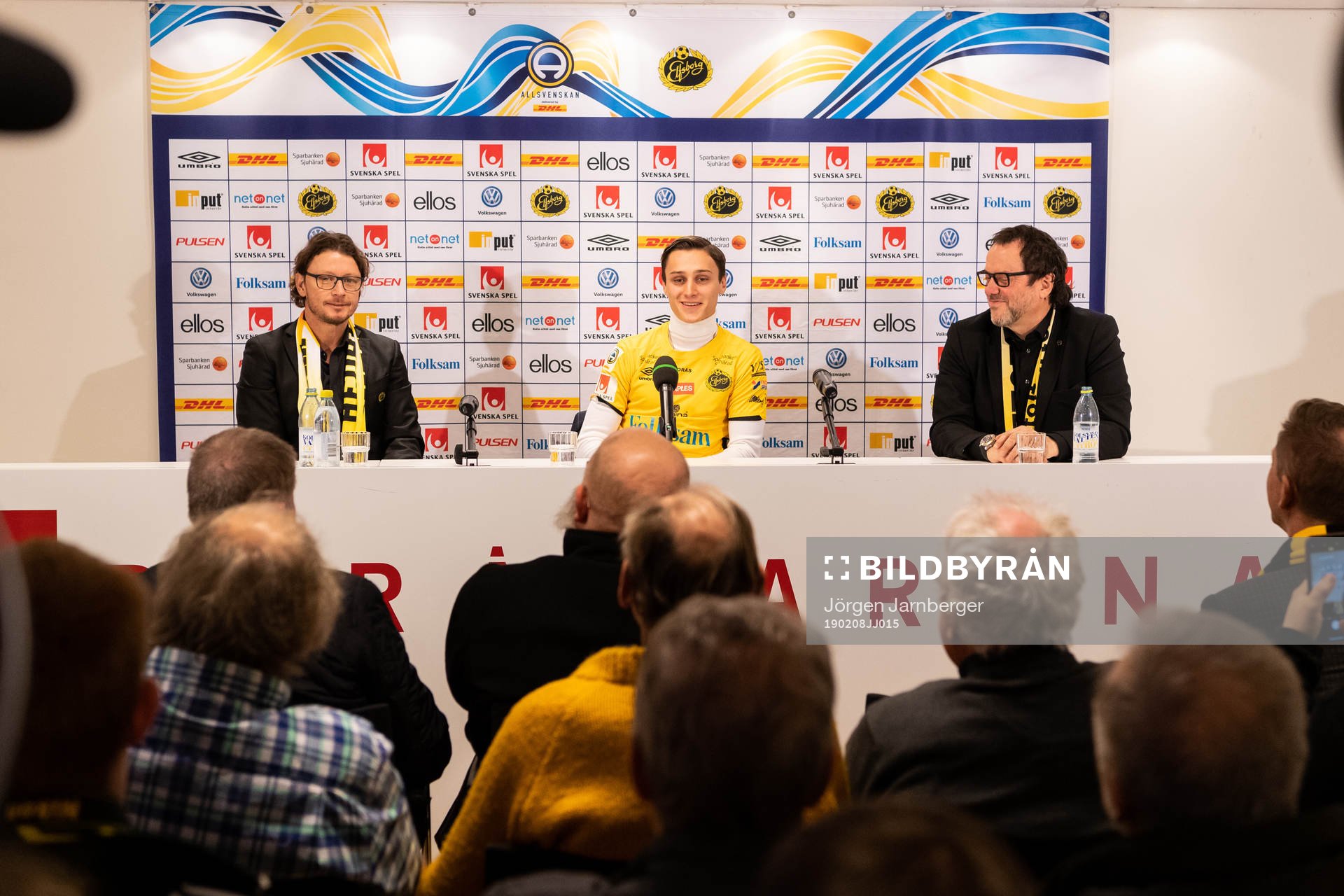 Nyförvärvet Jonathan Levi med klubbchef Stefan Andreasson och ordförande Sune Lundqvist under en presskonferens med det allsvenska fotbollslaget Elfsborg den 8 februari 2019 i Borås.