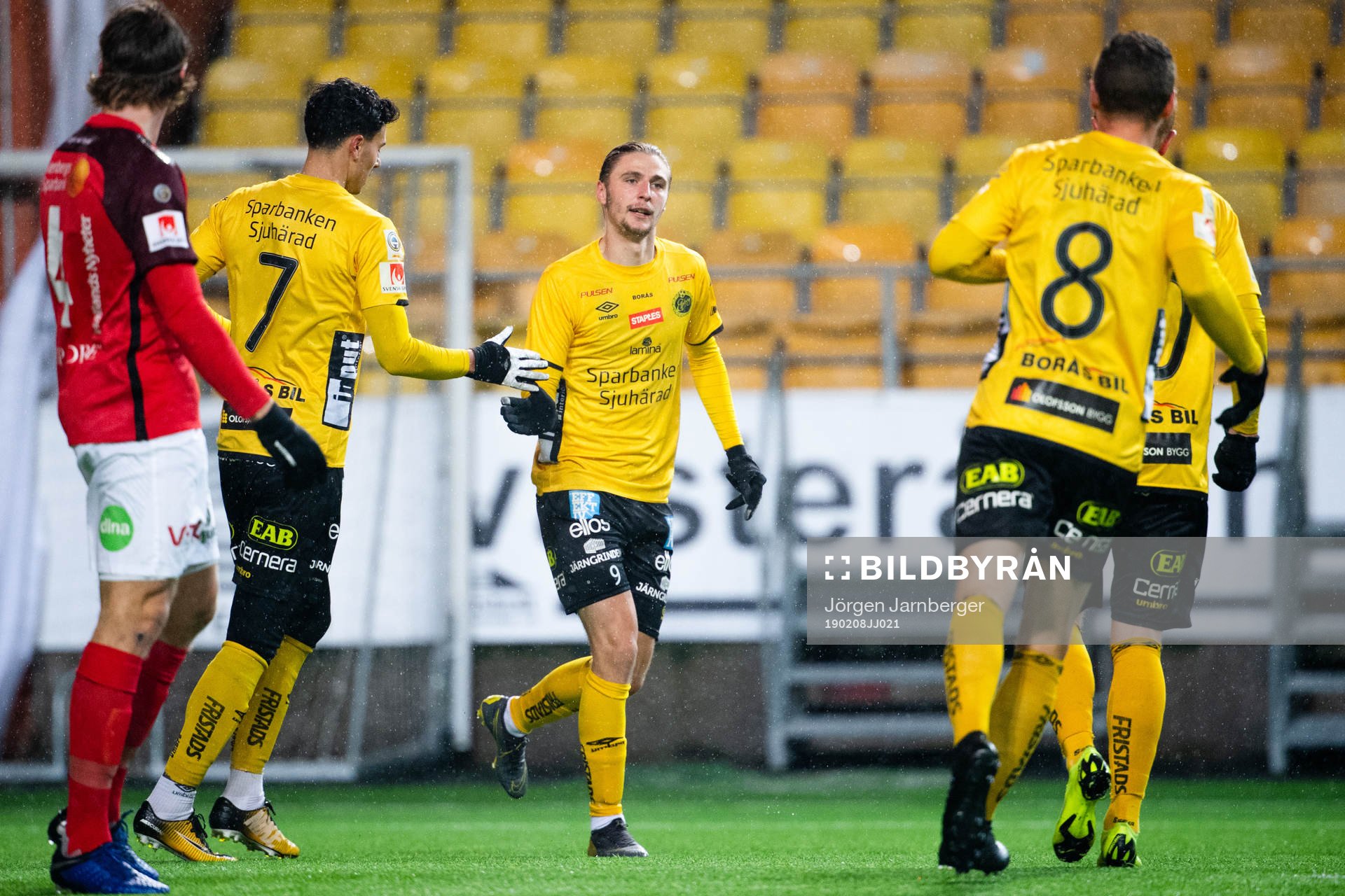 Elfsborgs Pawel Cibicki jublar efter 1-0 under träningsmatchen i fotboll mellan Elfsborg - Falkenberg den 8 februari 2019 i Borås.