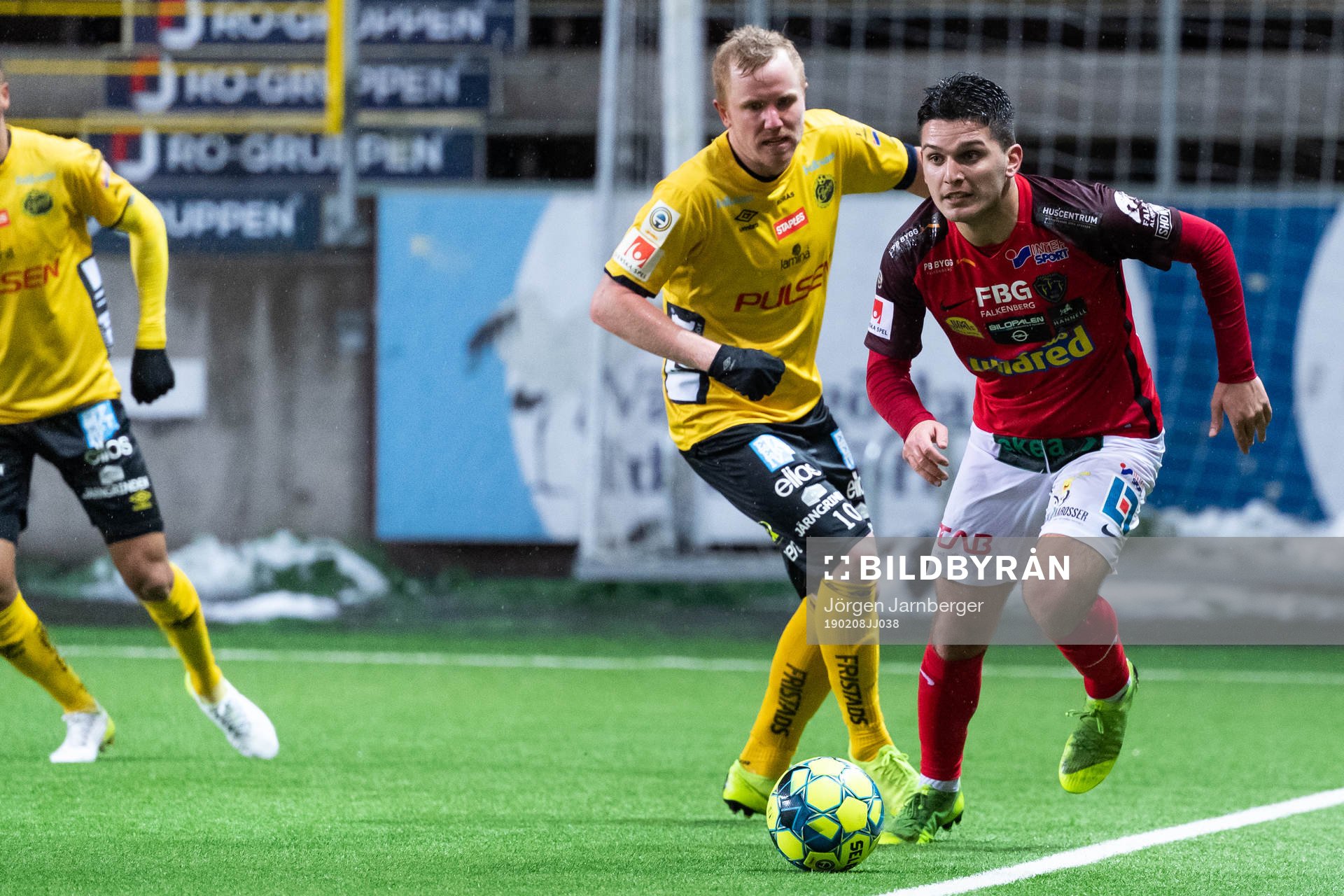 Falkenbergs Edi Sylisufaj och Elfsborgs Simon Lundevall