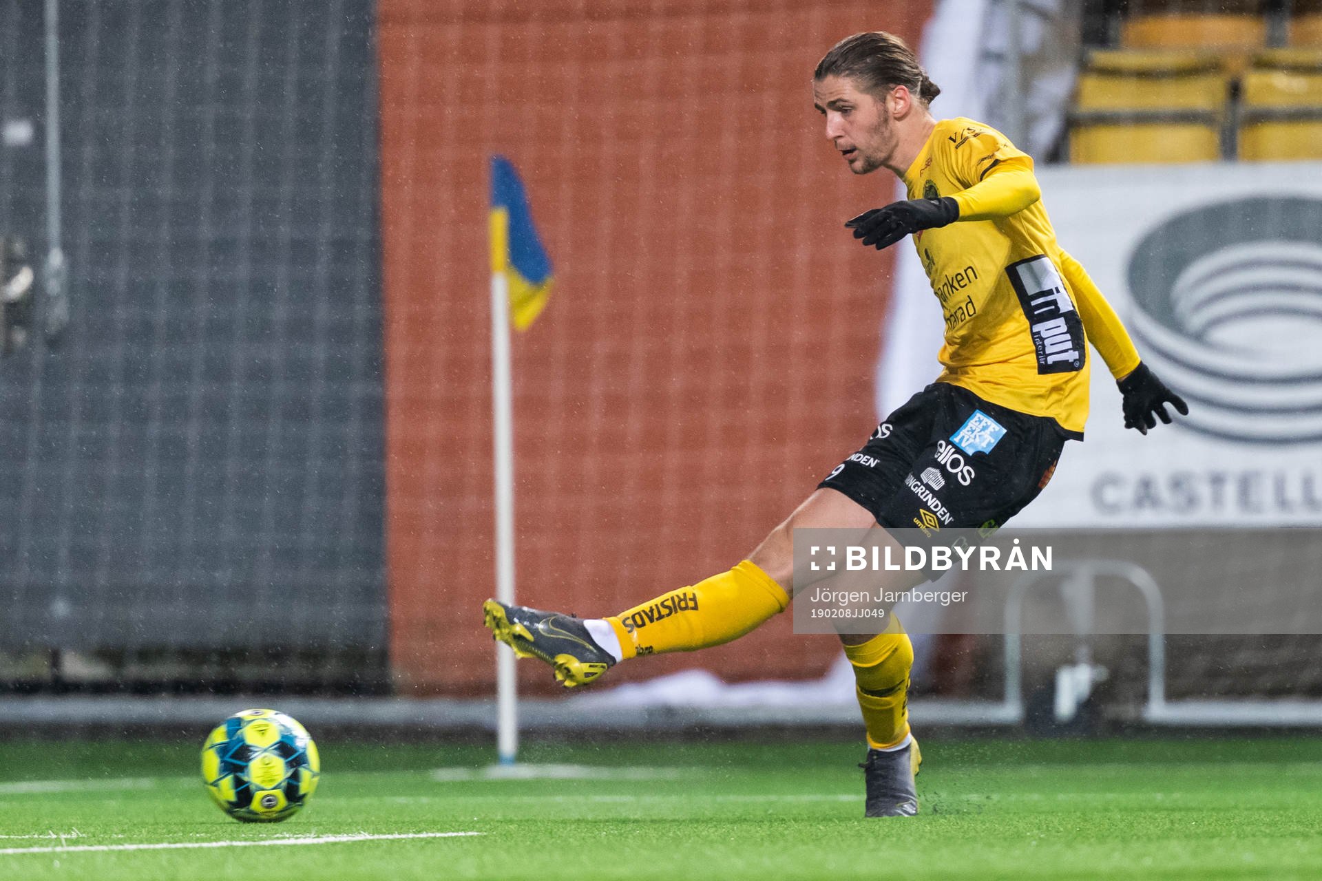 Elfsborgs Pawel Cibicki skjuter 1-0