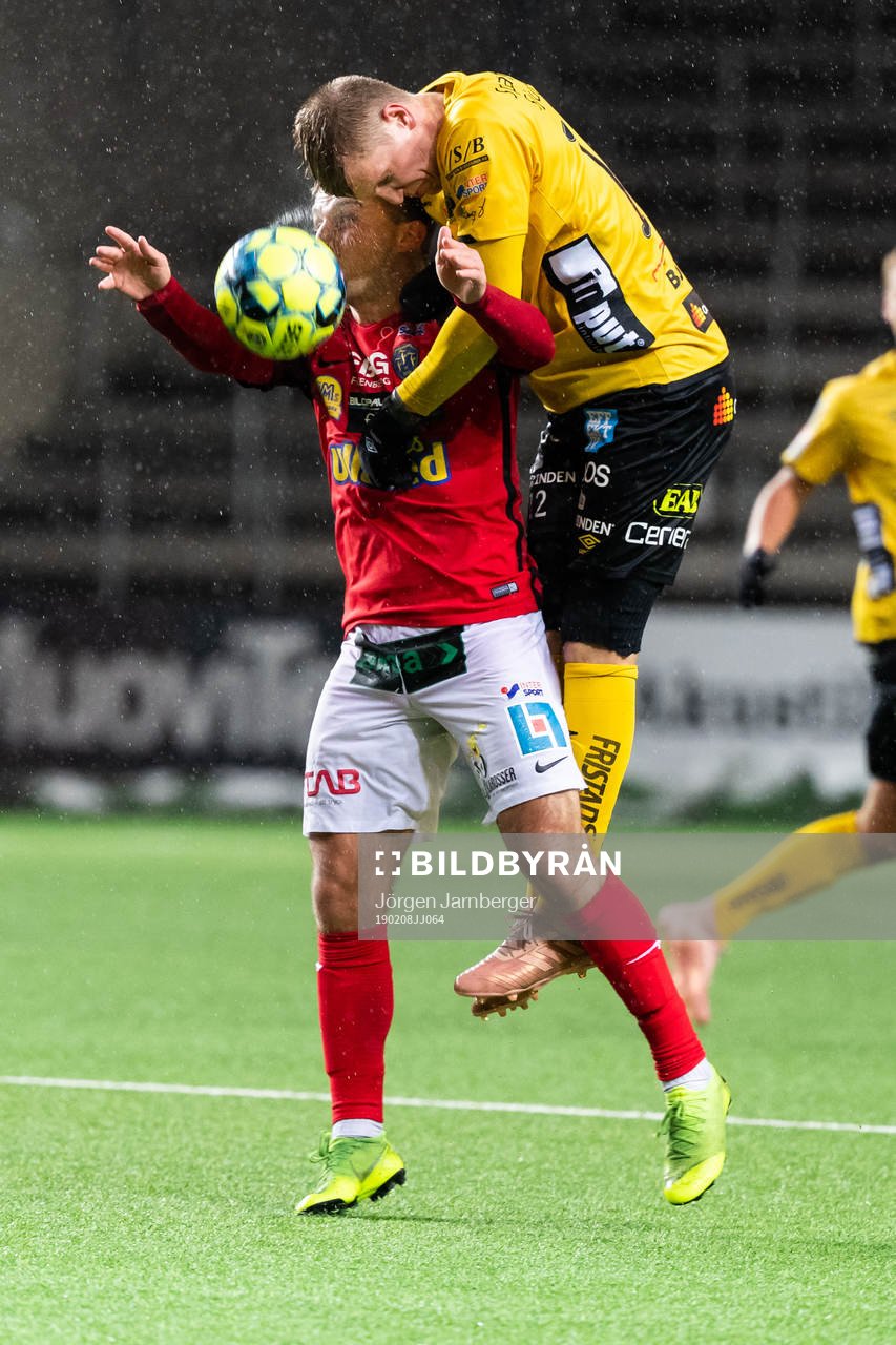 Elfsborgs Joakim Nilsson och Falkenbergs Edi Sylisufaj