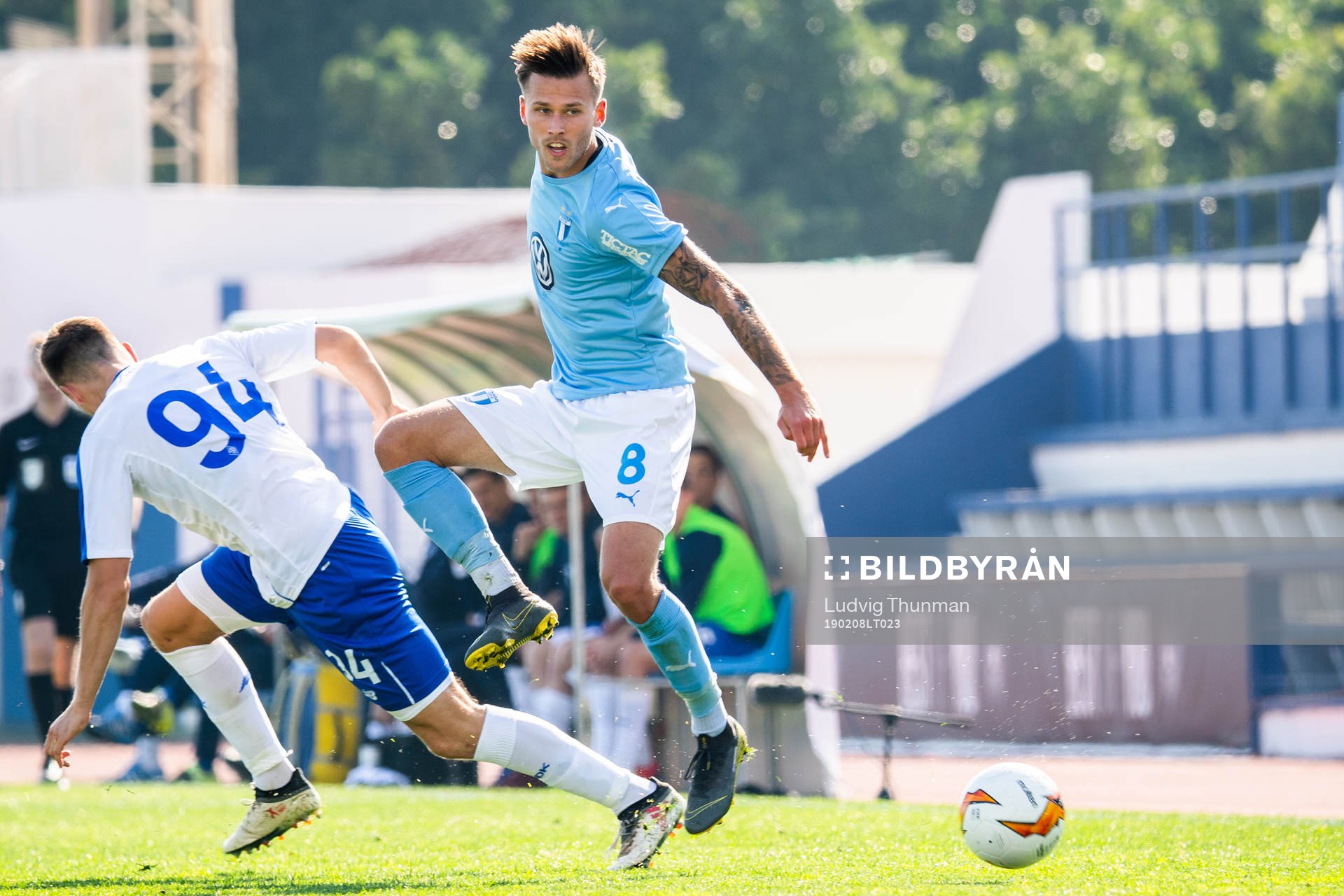 Arnor Traustason of Malmö FF and Tomasz Kedziora of Dinamo