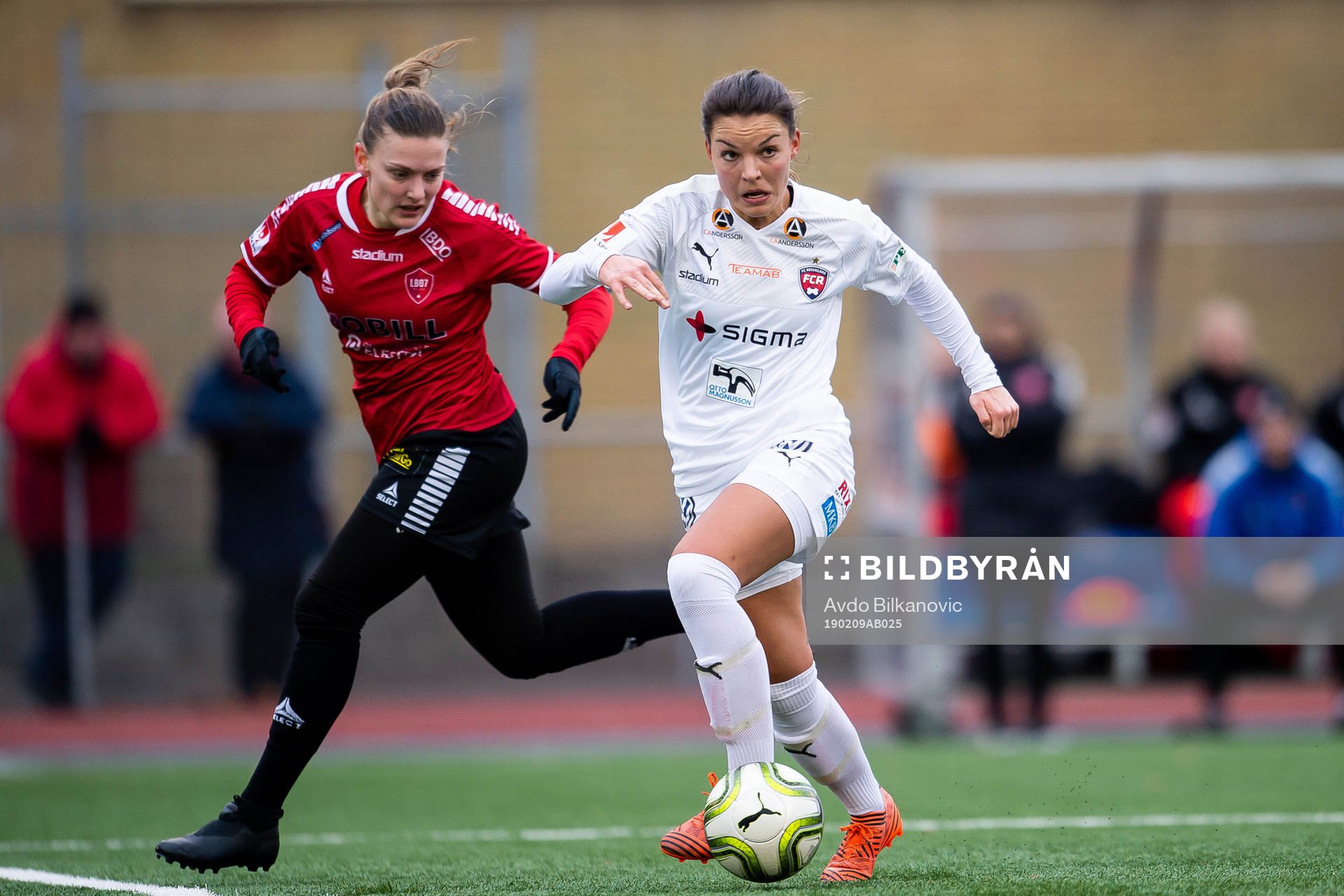 Rosengårds Johanna Rytting Kaneryd jagas av Limhamn