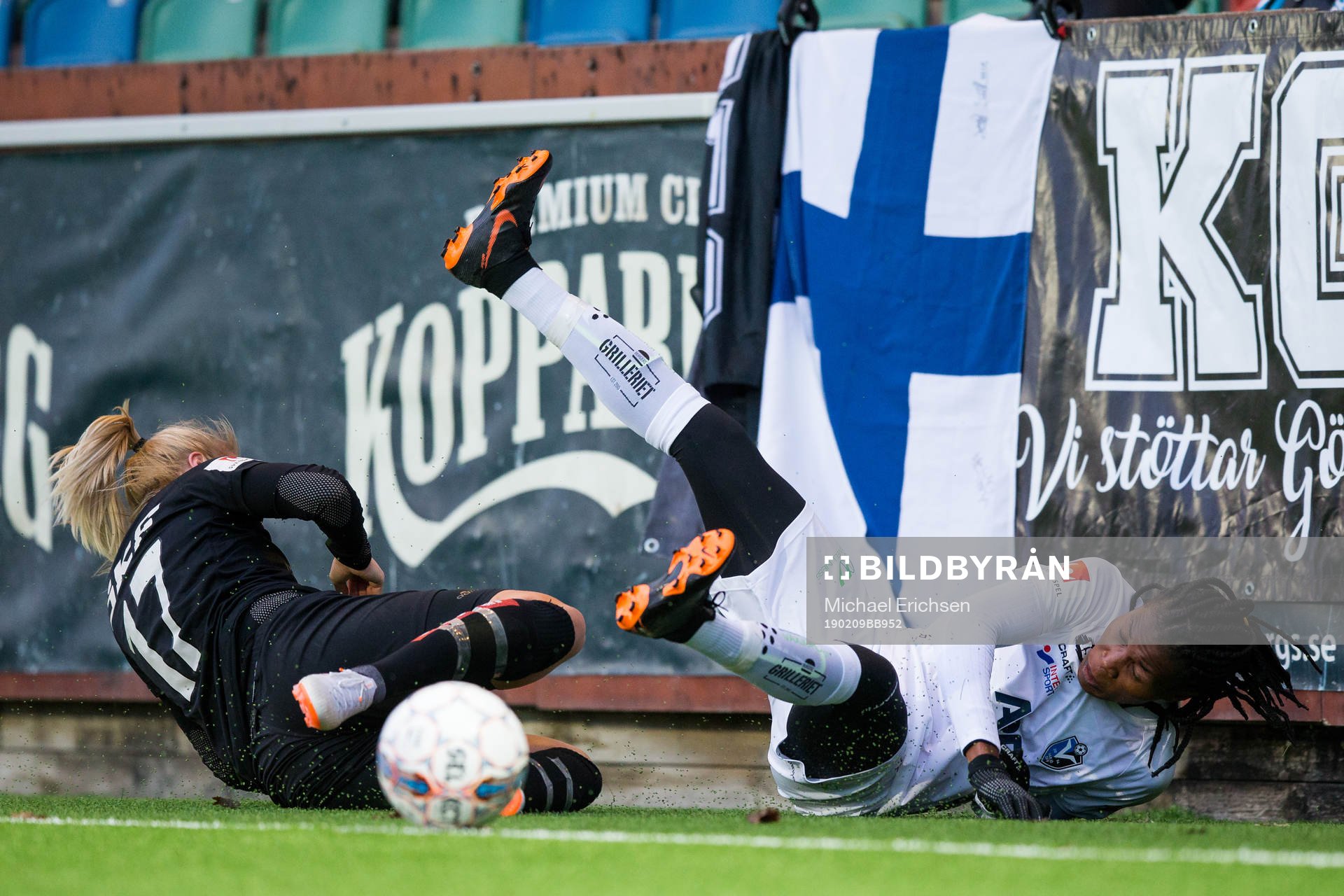 Växjös Osinachi Marvis Ohale tacklar Göteborgs Amanda