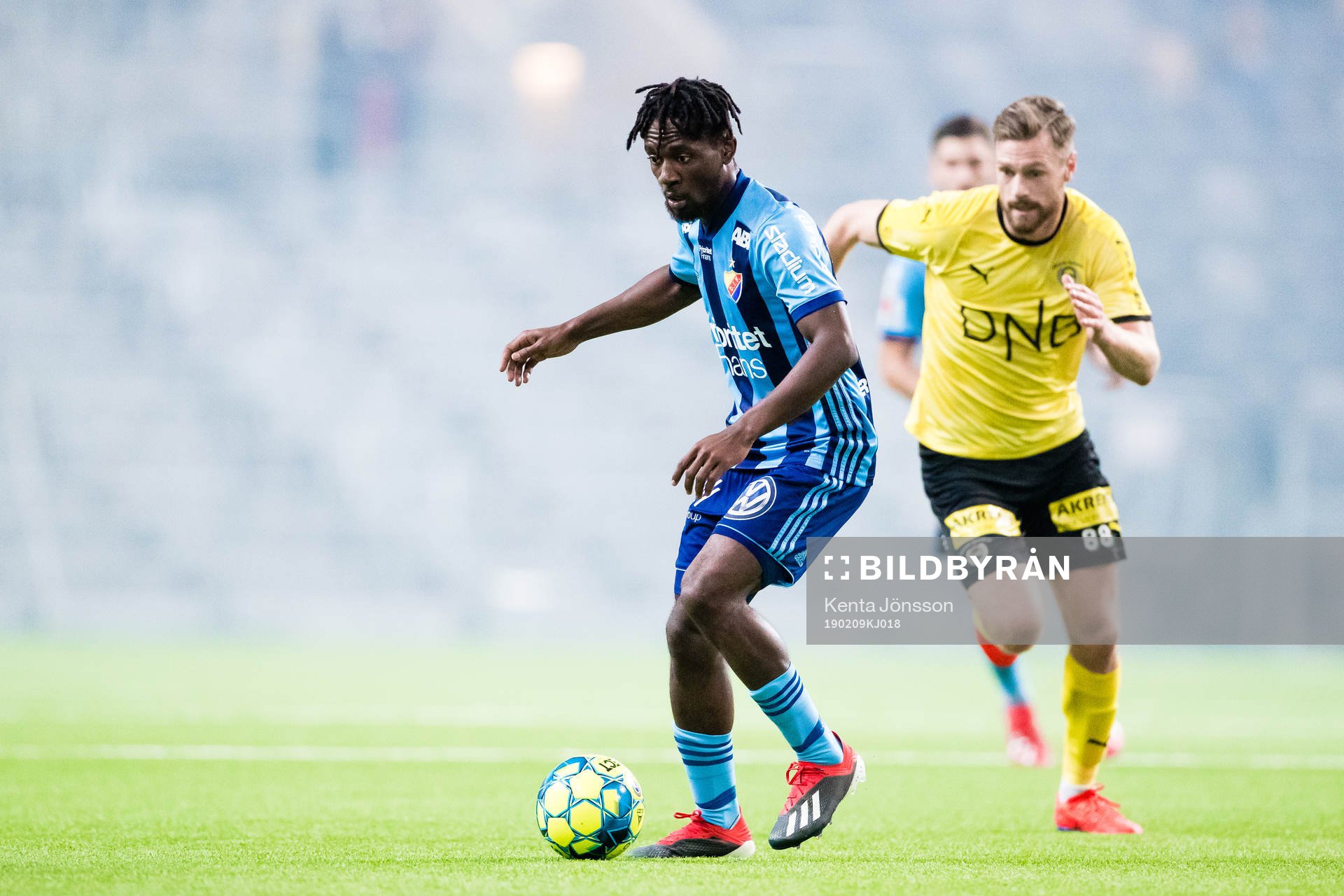 Djurgårdens Buya Turay och Lilleströms Arnor Smarason