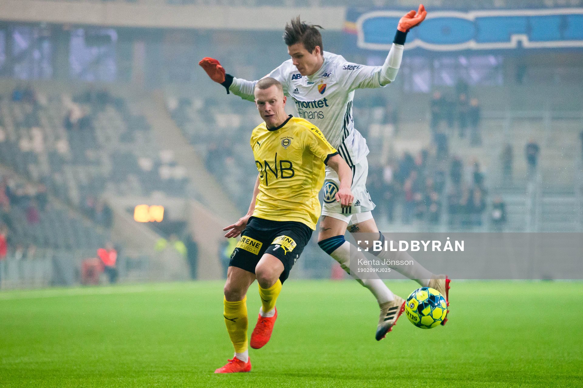 Lilleströms Daniel Gustavsson och Djurgårdens målvakt