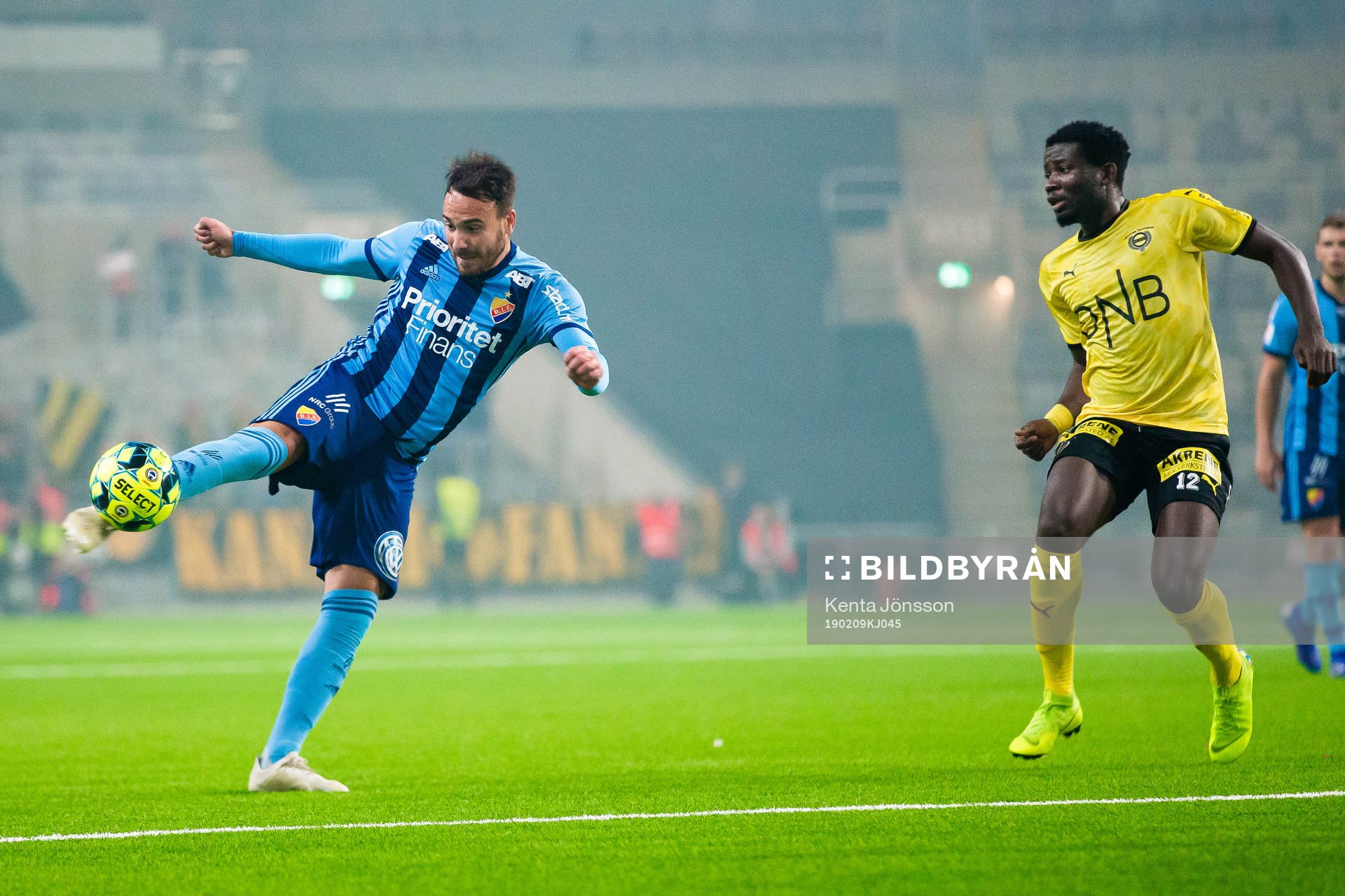 Djurgårdens Dzenis Kozica och Lilleströms Raphael Ayagwa