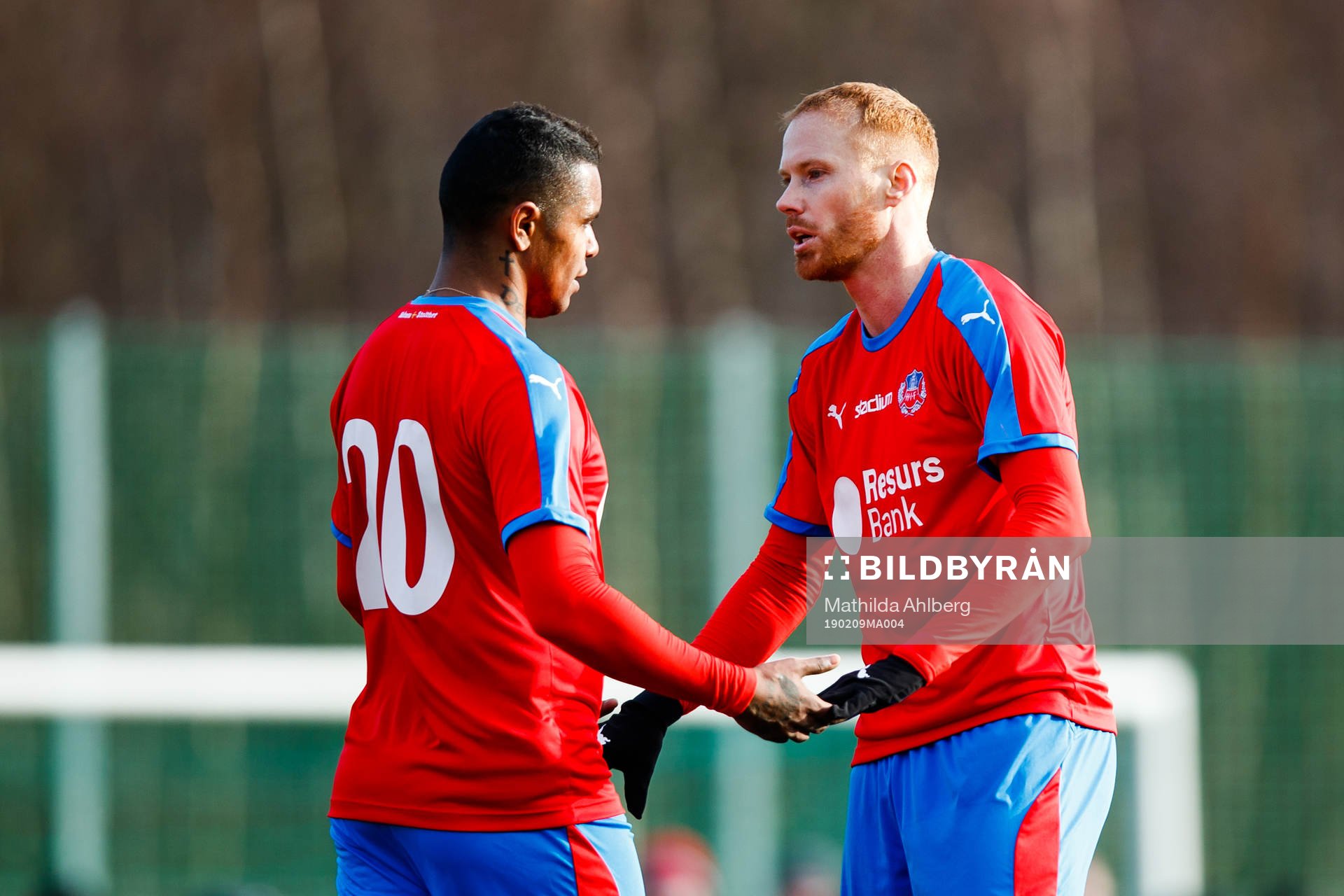 Helsingborgs Alexander Farnerud och Wanderson do Carmo jublar efter 1-0 under träningsmatchen i fotboll mellan Helsingborg och Öster den 9 februari 2019 i Helsingborg.